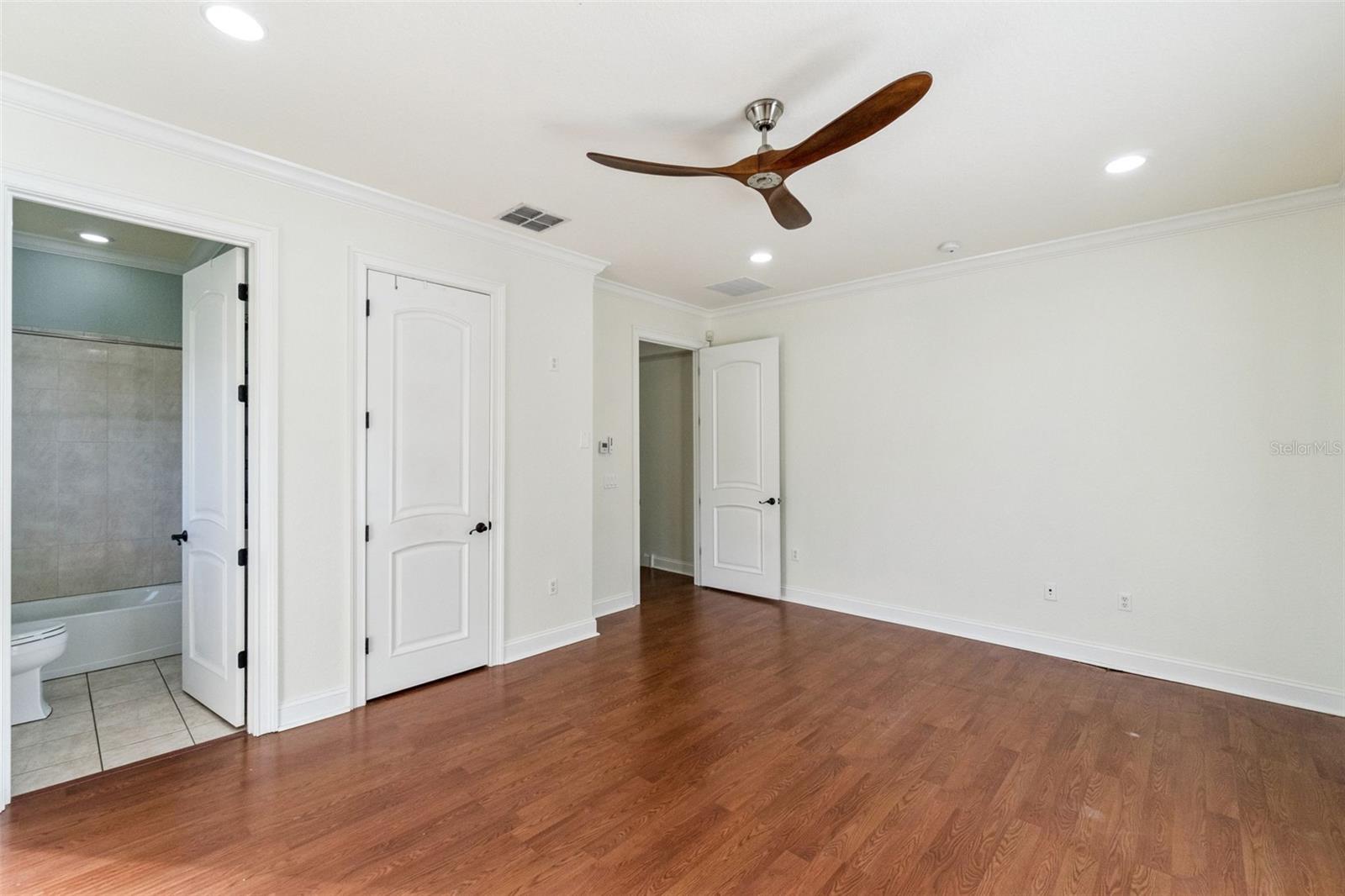 Image 25 of 66 For 6358 Oak Shore Drive