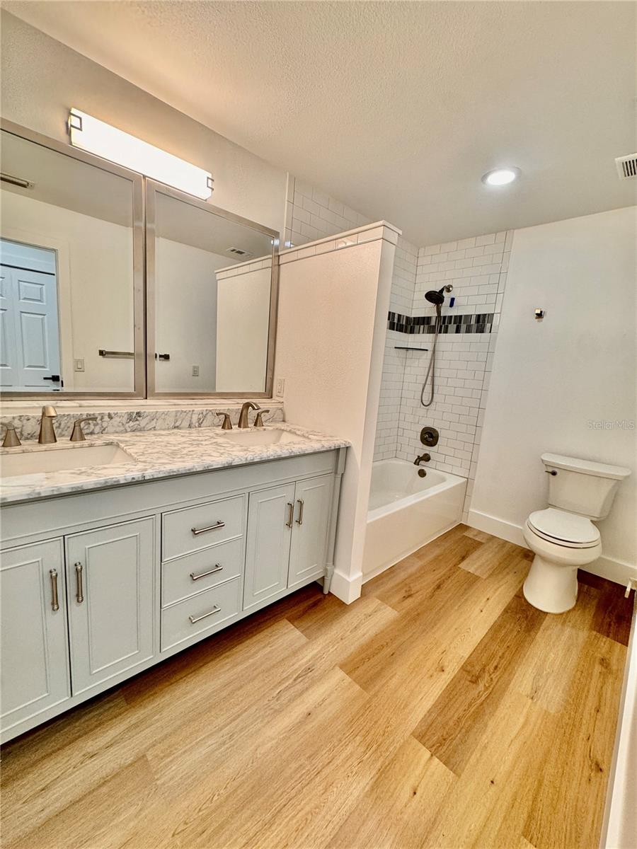 Image 12 of 16 For 14 Glendale Drive