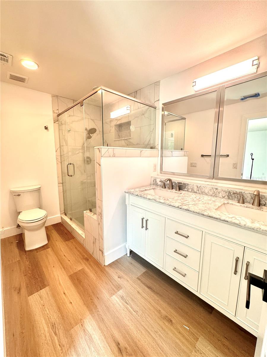 Image 15 of 16 For 14 Glendale Drive