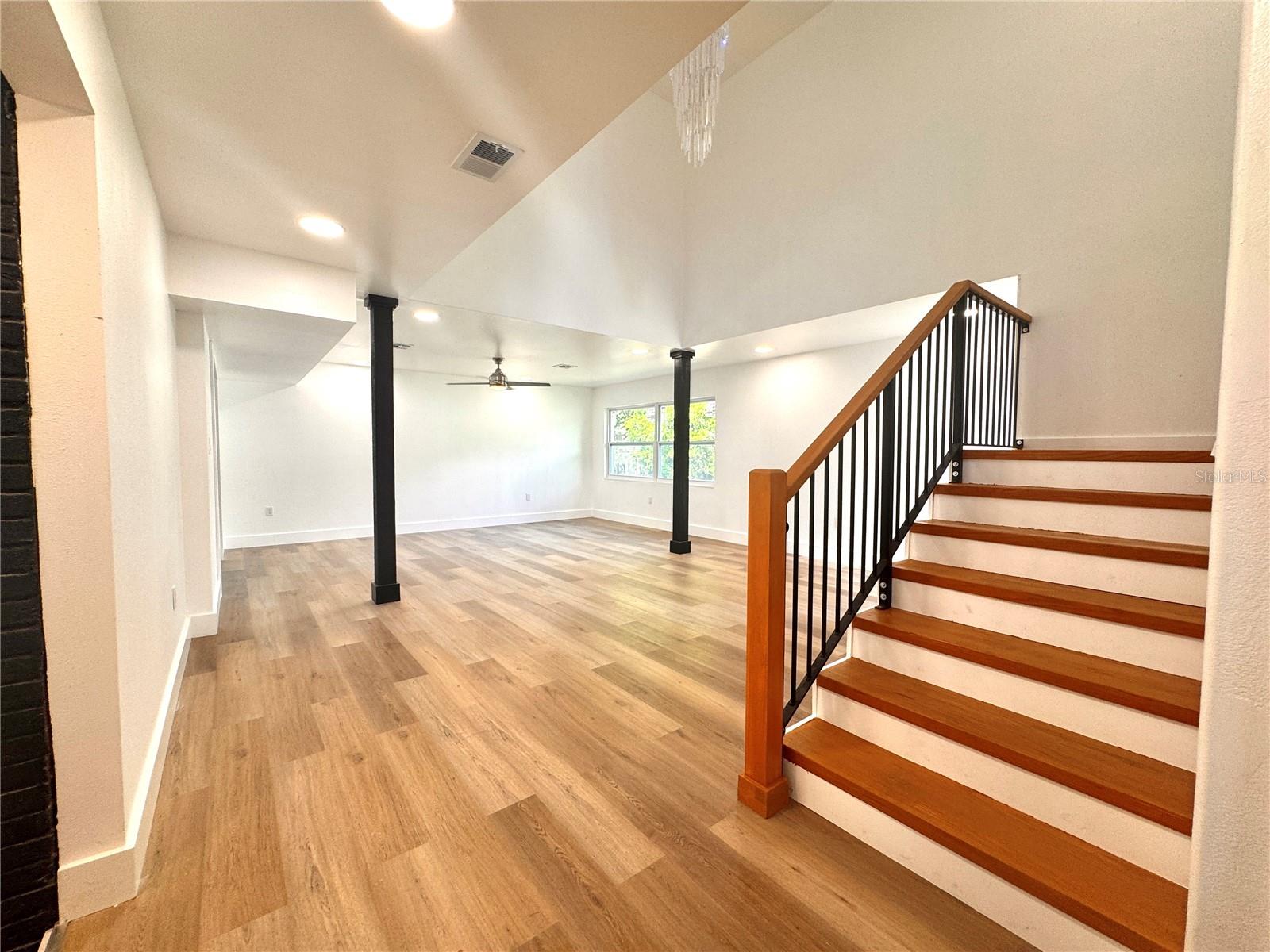 Image 2 of 16 For 14 Glendale Drive