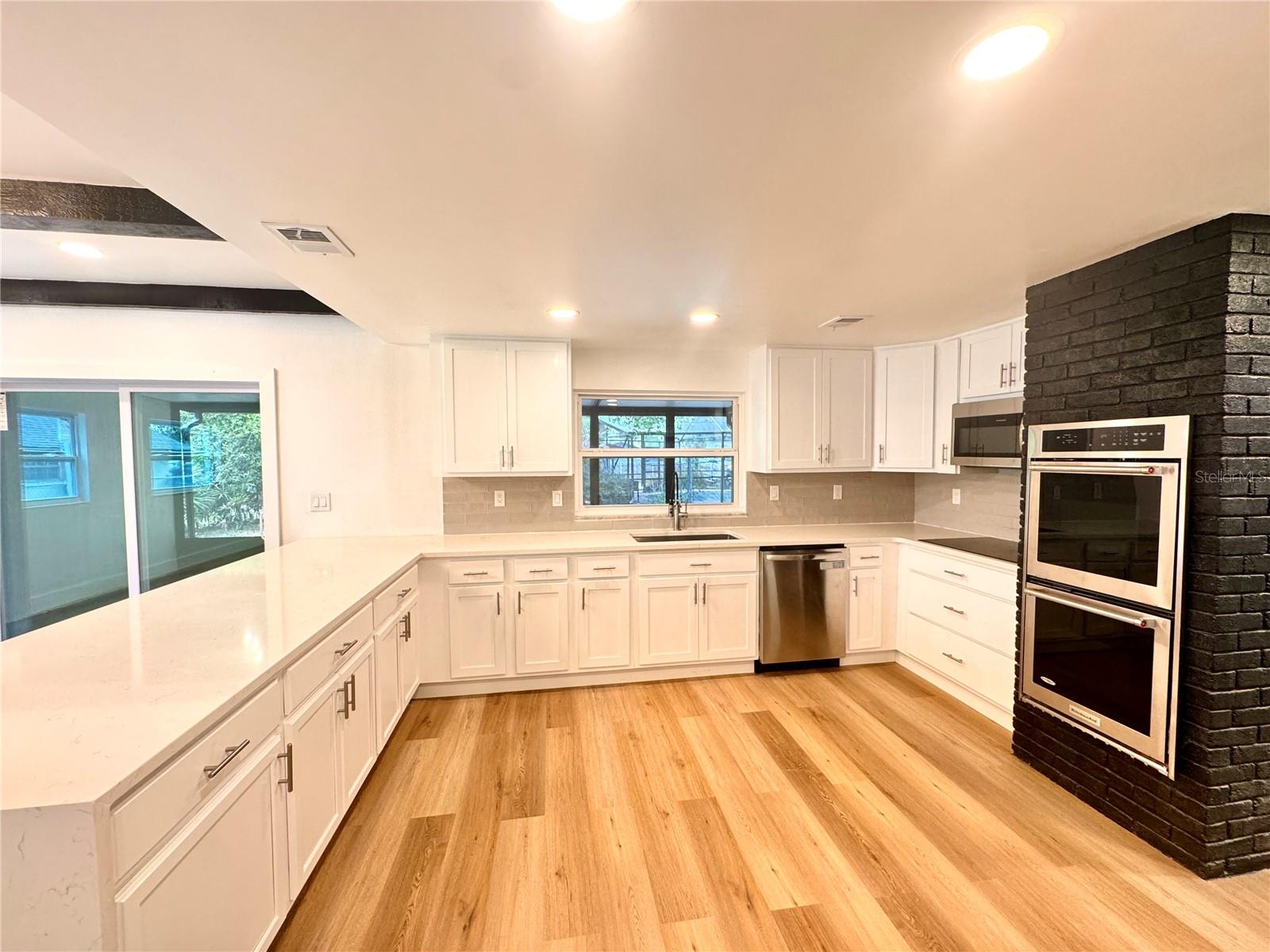 Image 5 of 16 For 14 Glendale Drive