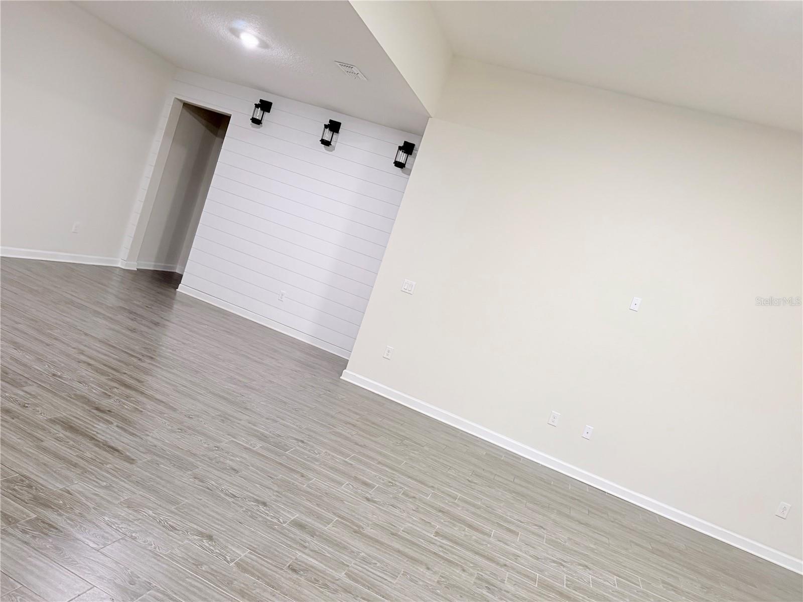 Image 12 of 34 For 2065 Camden Loop