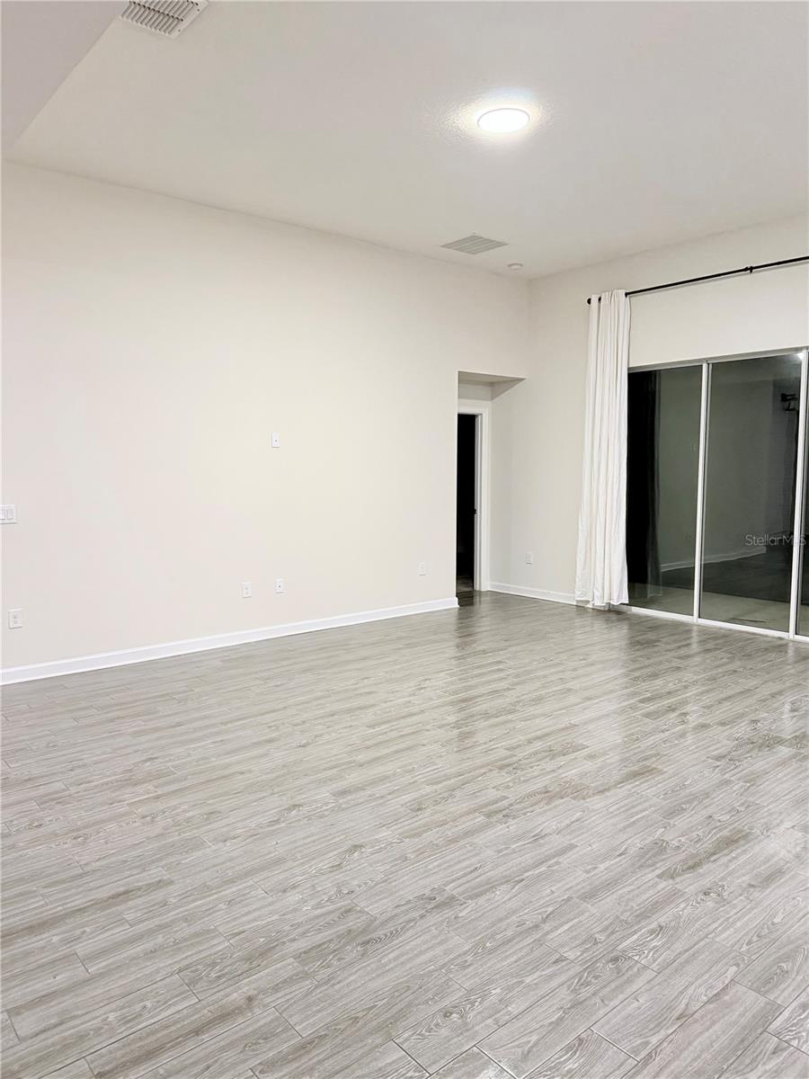 Image 13 of 34 For 2065 Camden Loop