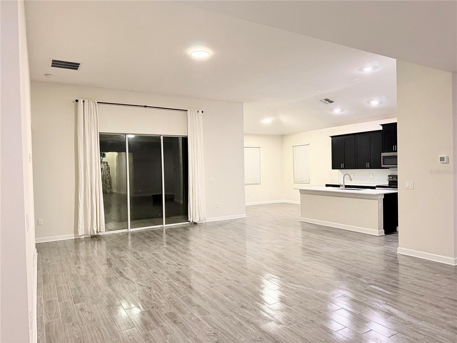 Image 3 of 34 For 2065 Camden Loop