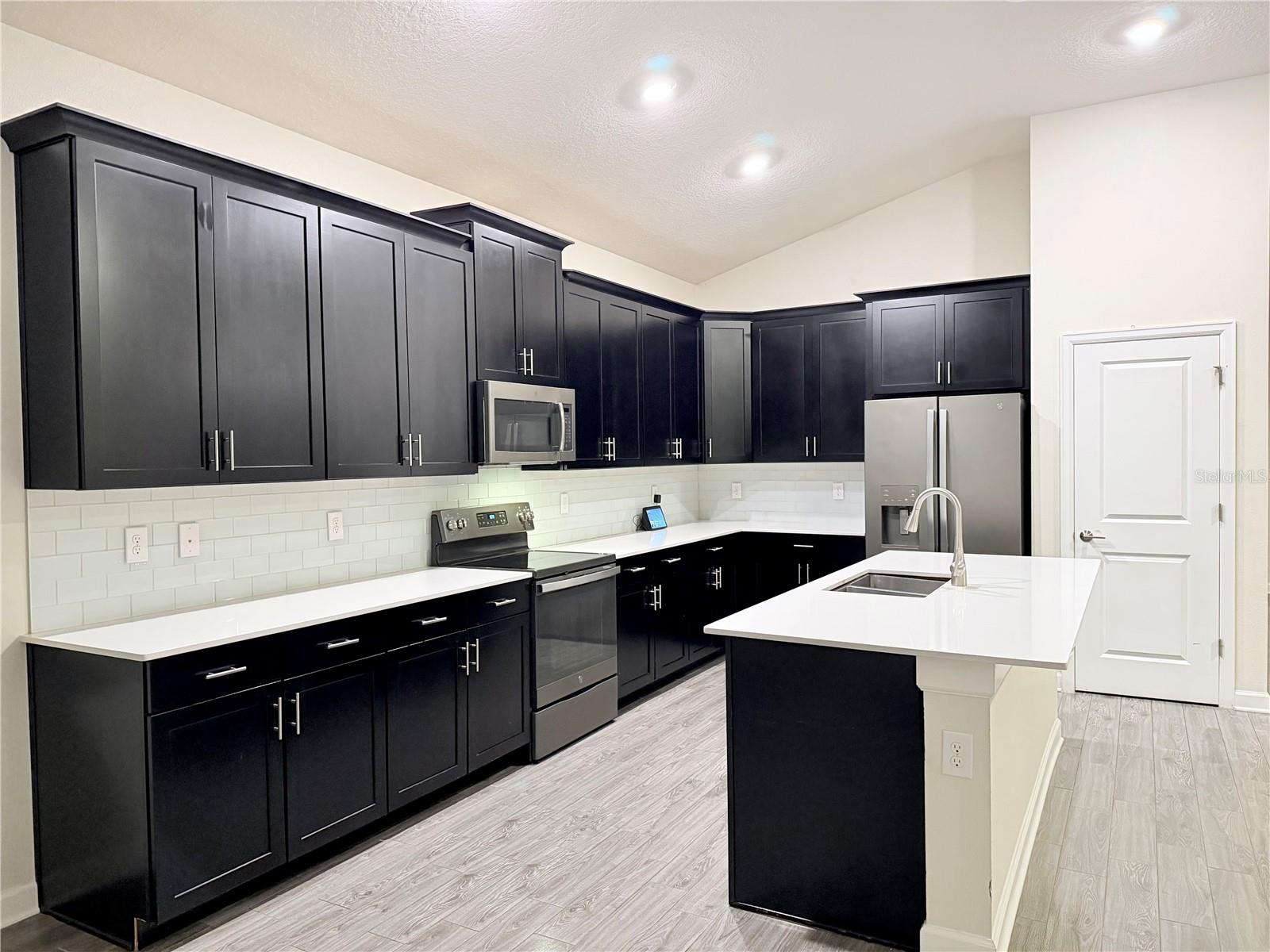 Image 4 of 34 For 2065 Camden Loop