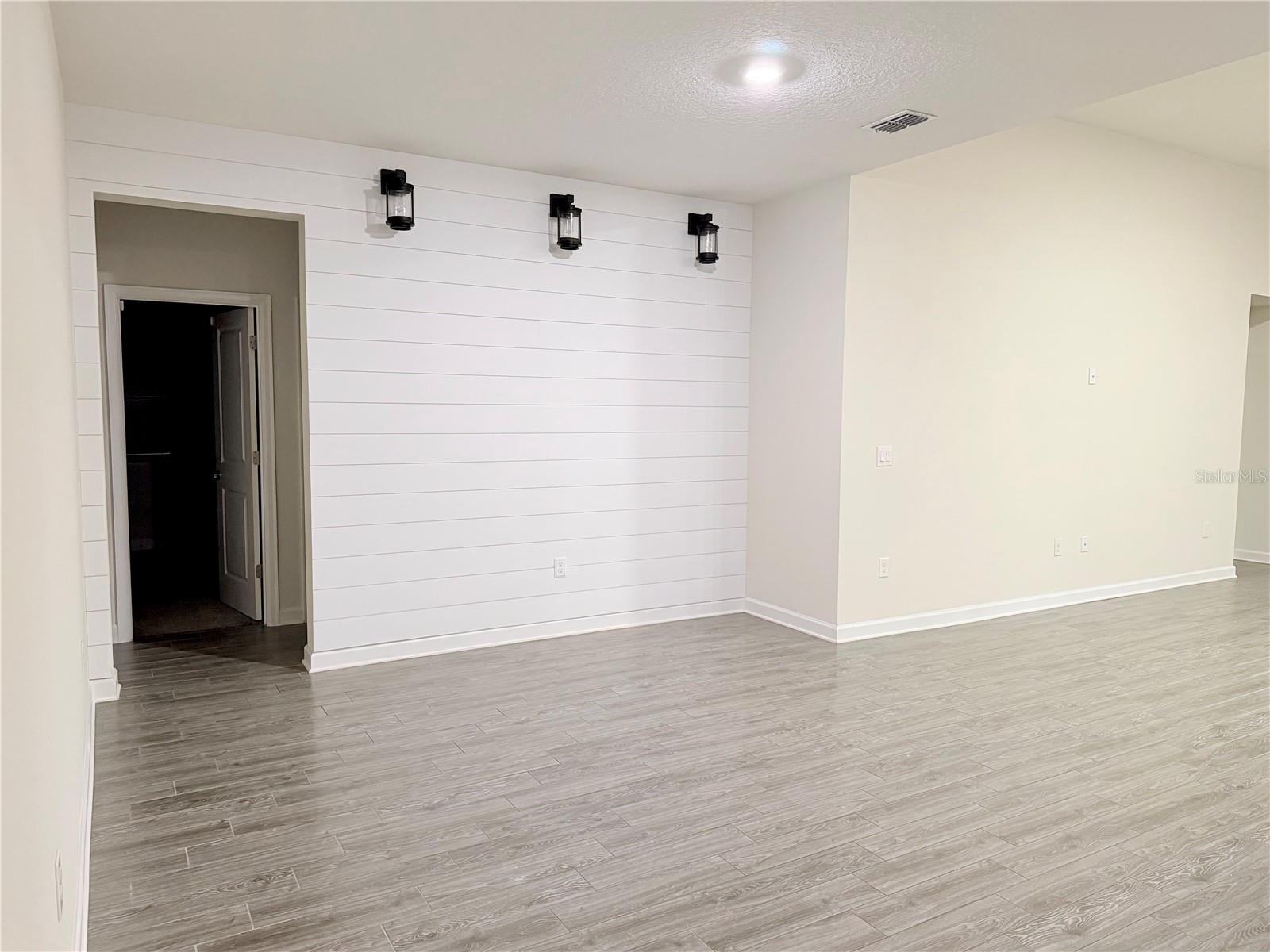 Image 5 of 34 For 2065 Camden Loop