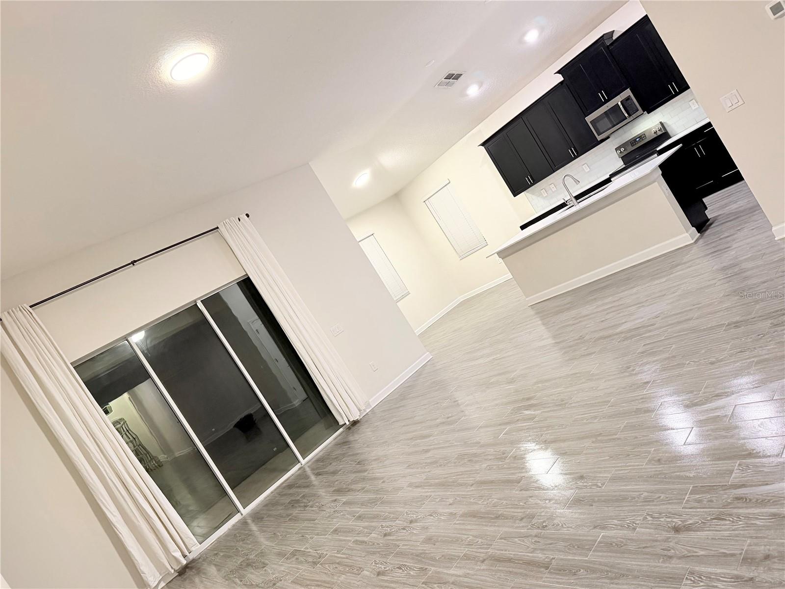 Image 6 of 34 For 2065 Camden Loop