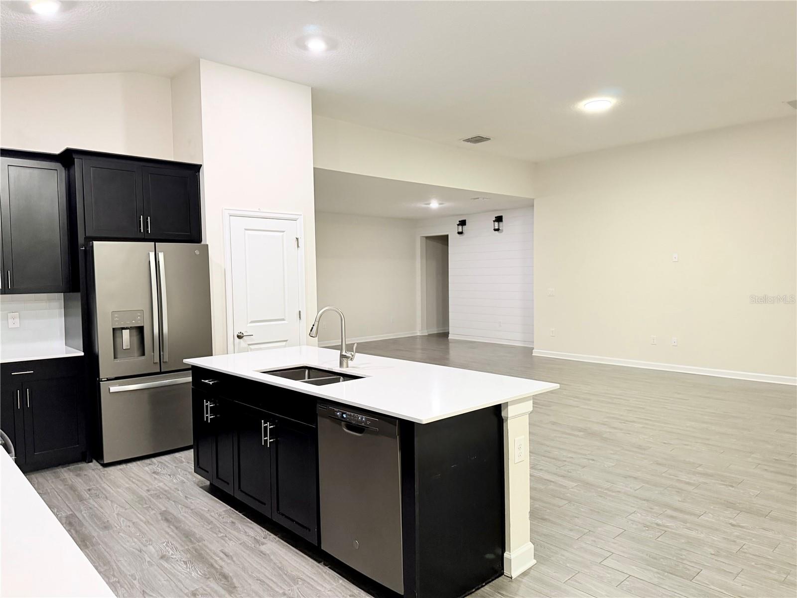 Image 7 of 34 For 2065 Camden Loop