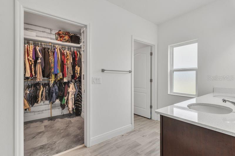 Image 12 of 38 For 187 Hydra Way