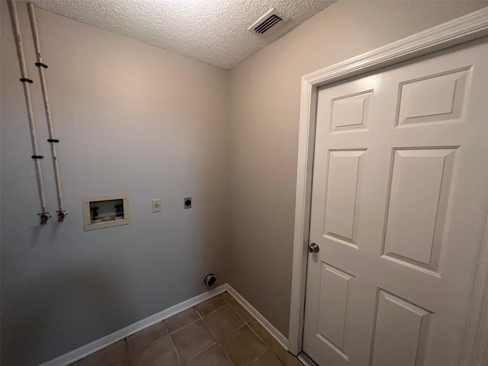 Image 14 of 15 For 512 Finch Court