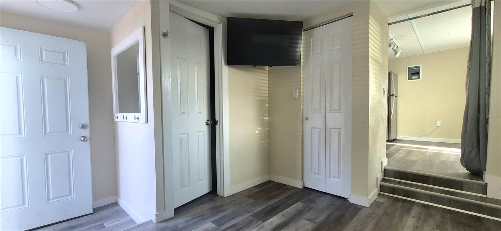 Image 23 of 28 For 1150 Country Club Lane