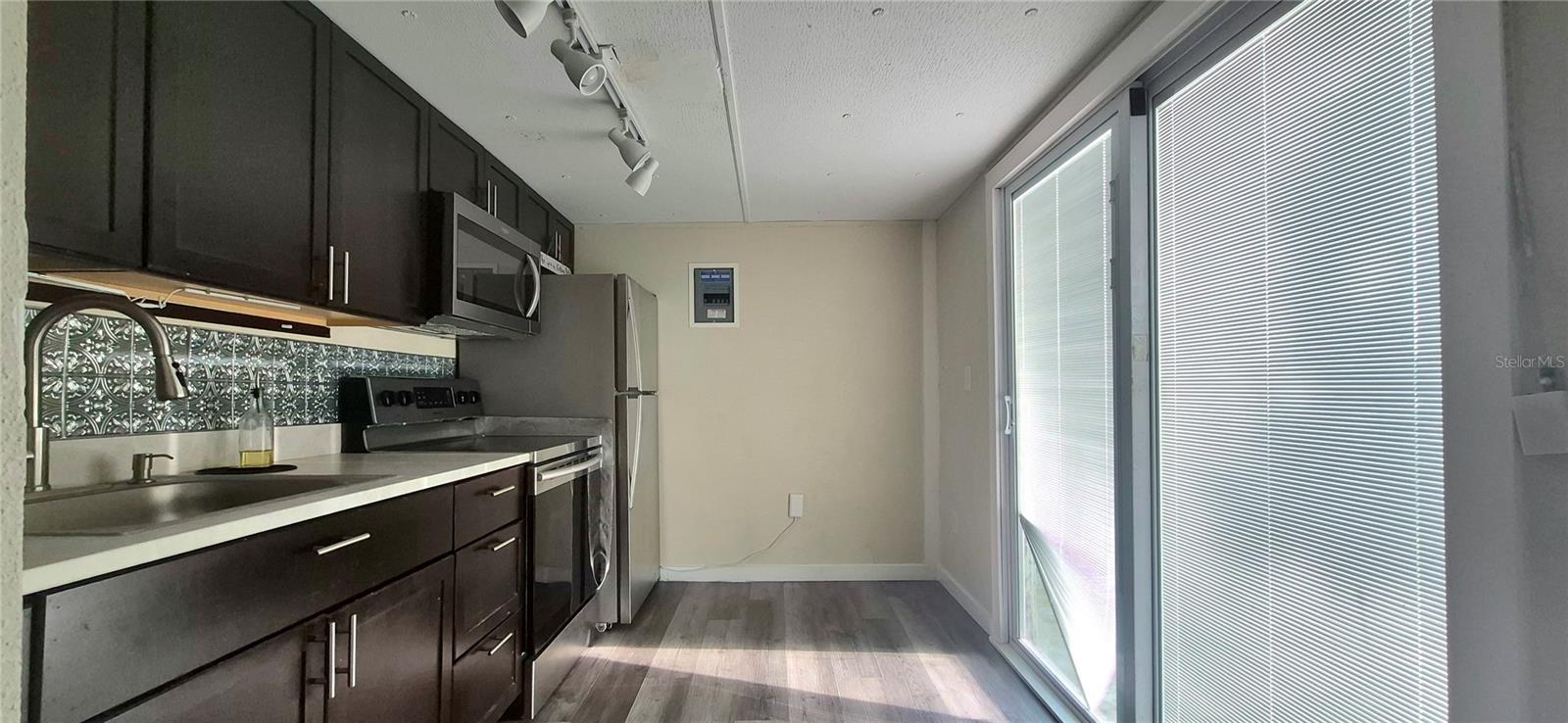 Image 26 of 28 For 1150 Country Club Lane