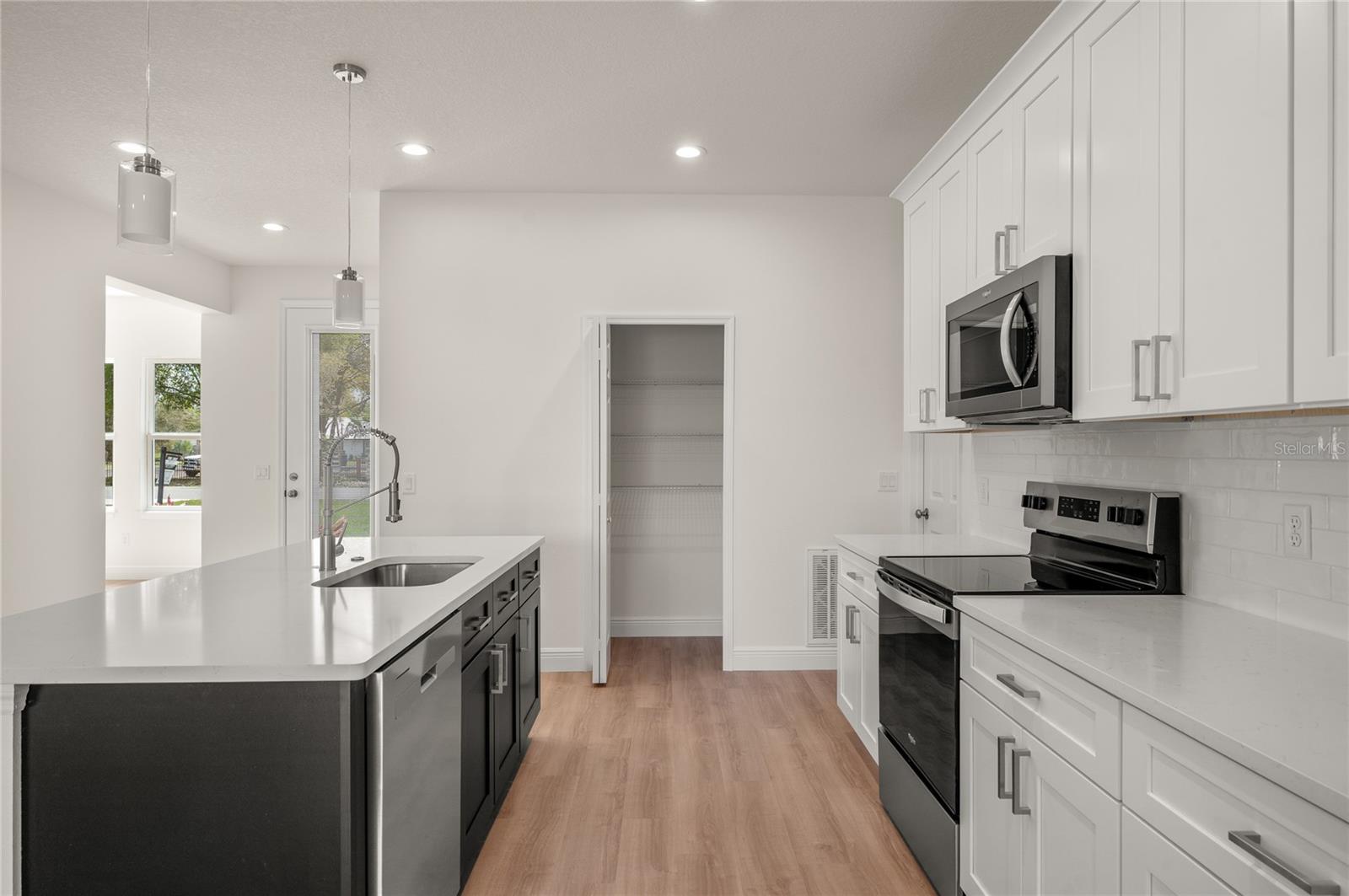 Image 12 of 65 For 132 11th Avenue