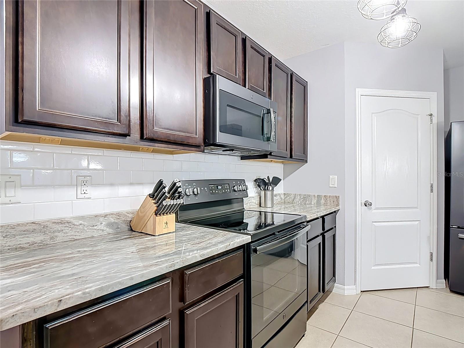 Image 9 of 56 For 1730 Van Gogh Drive