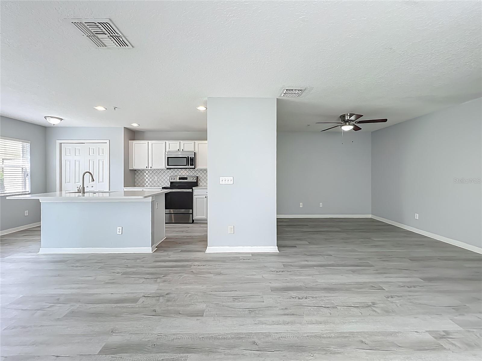 Image 34 of 58 For 13430 Southmeadow Dr  138