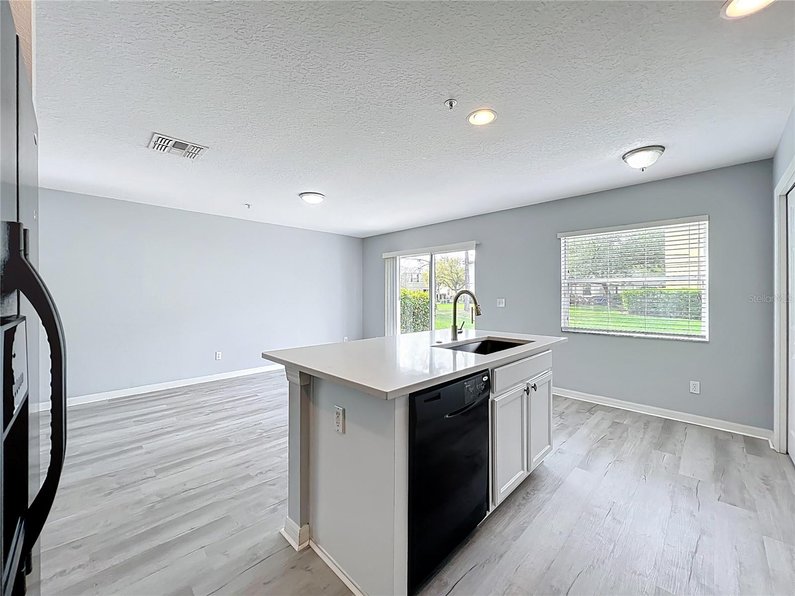 Image 7 of 58 For 13430 Southmeadow Dr  138