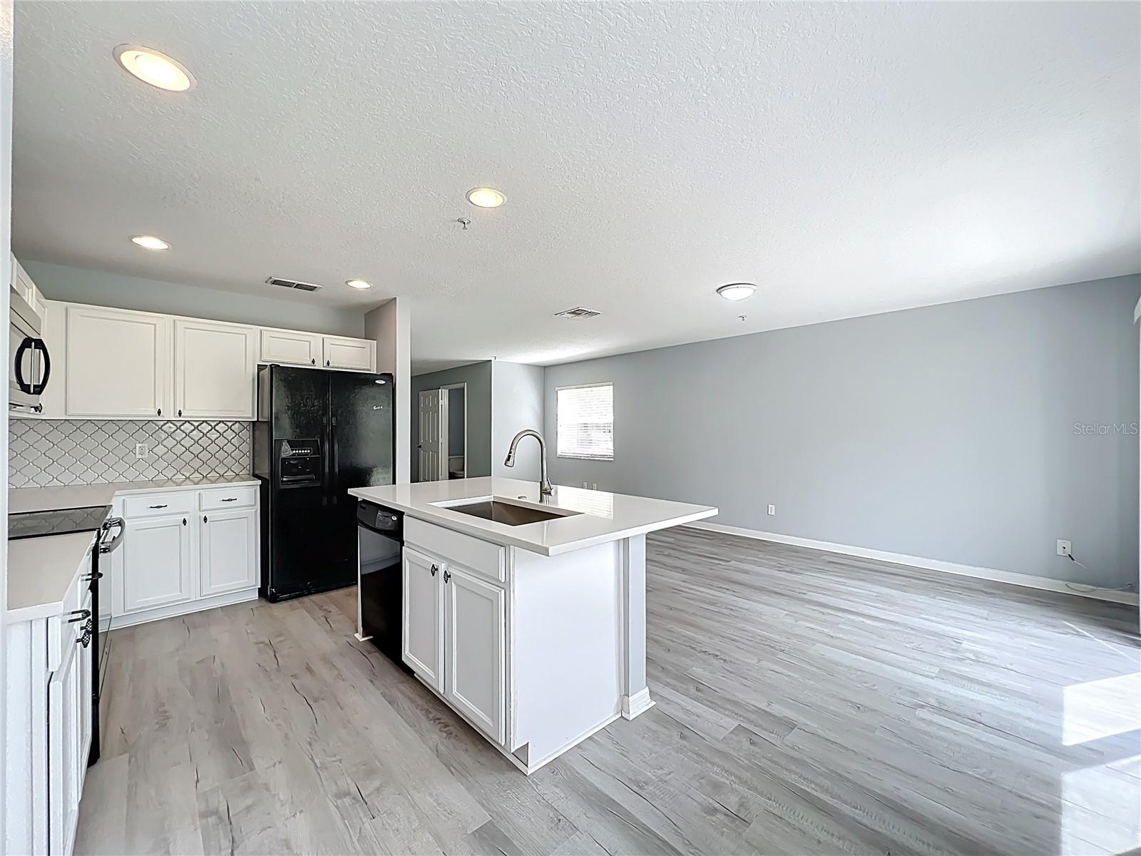 Image 8 of 58 For 13430 Southmeadow Dr  138