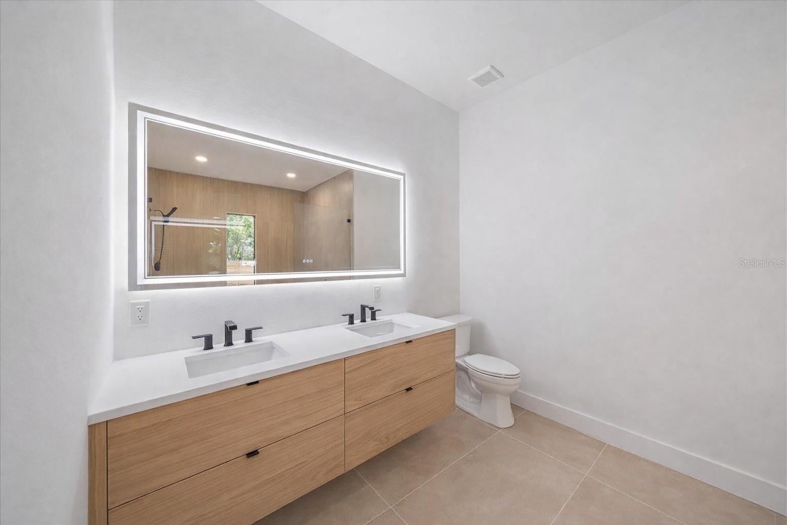 Image 11 of 19 For 2441 Webber Street