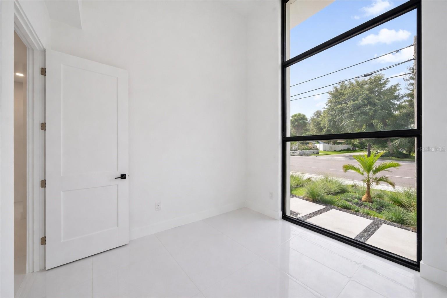 Image 12 of 19 For 2441 Webber Street