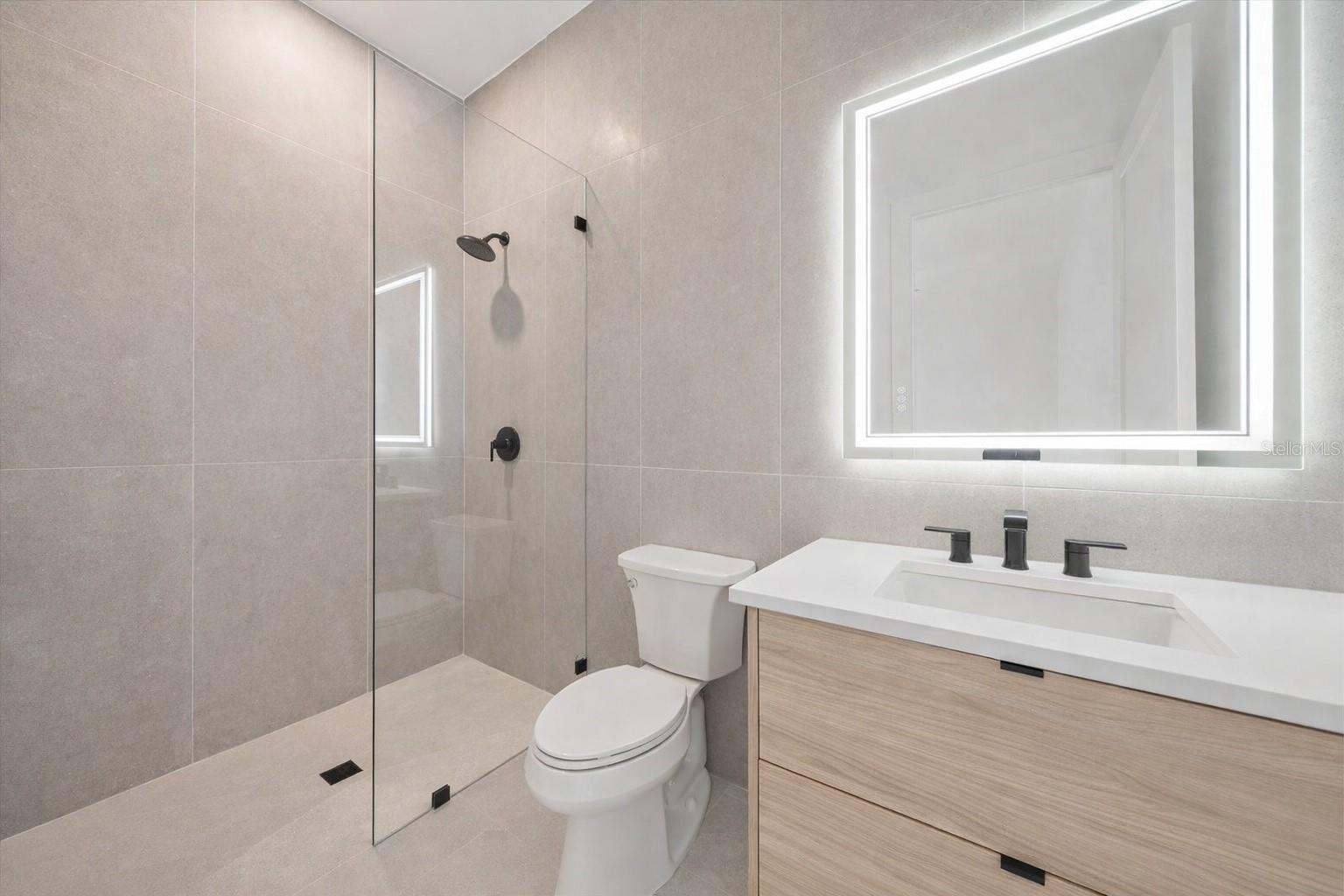 Image 13 of 19 For 2441 Webber Street