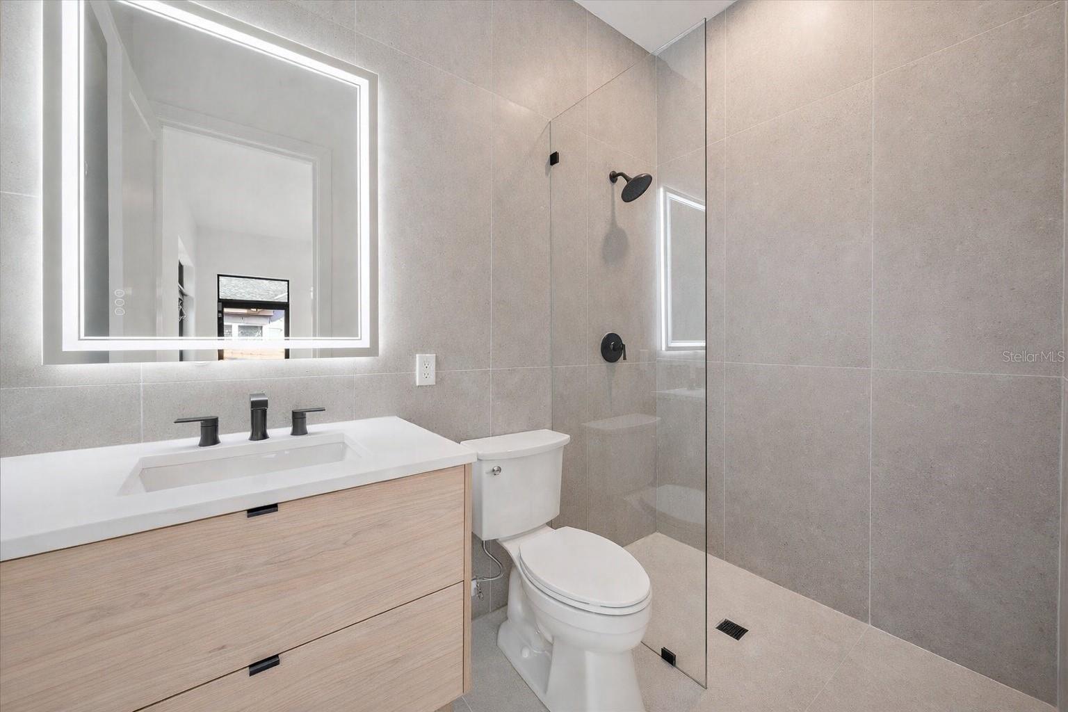 Image 14 of 19 For 2441 Webber Street