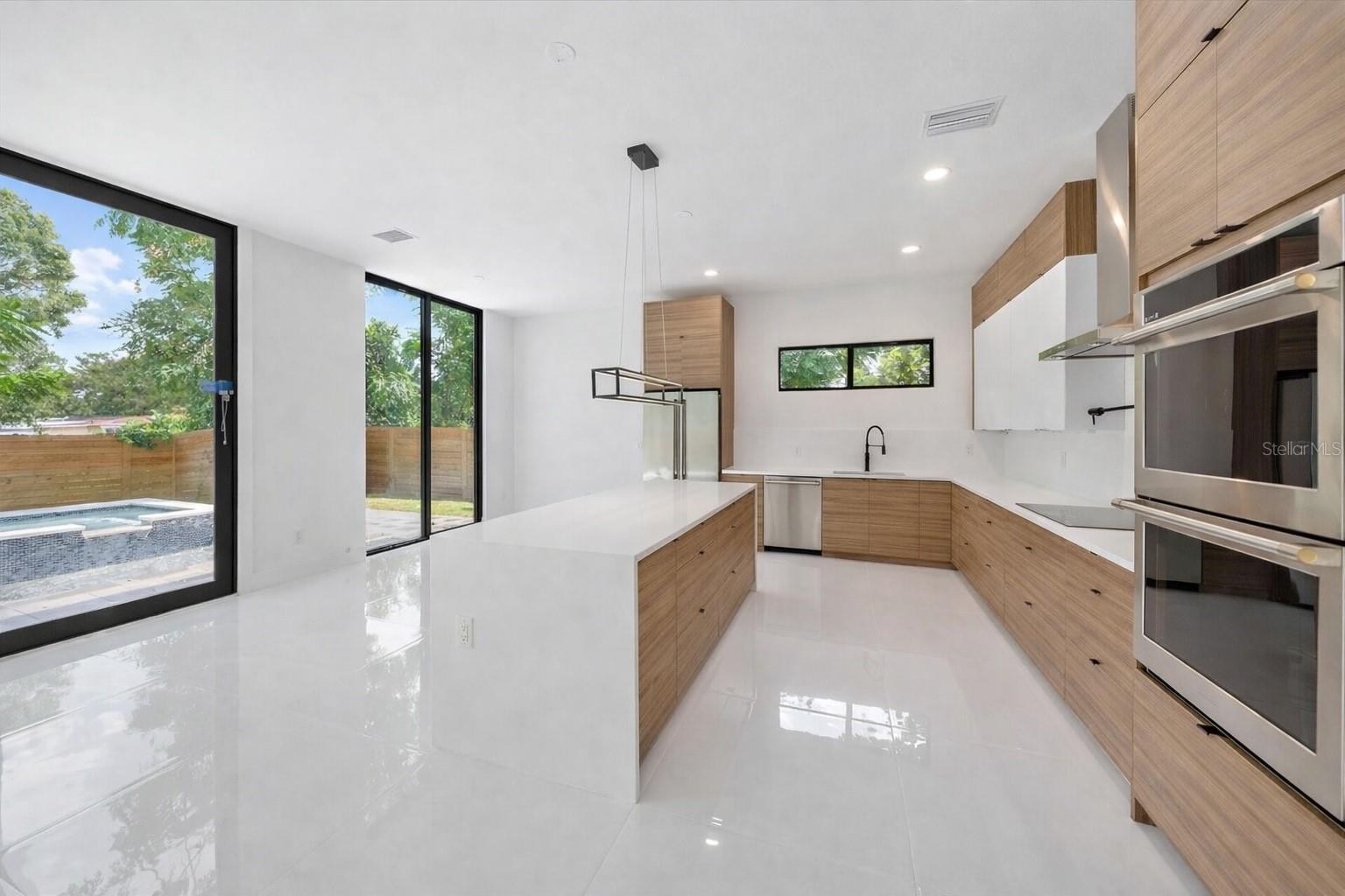 Image 19 of 19 For 2441 Webber Street