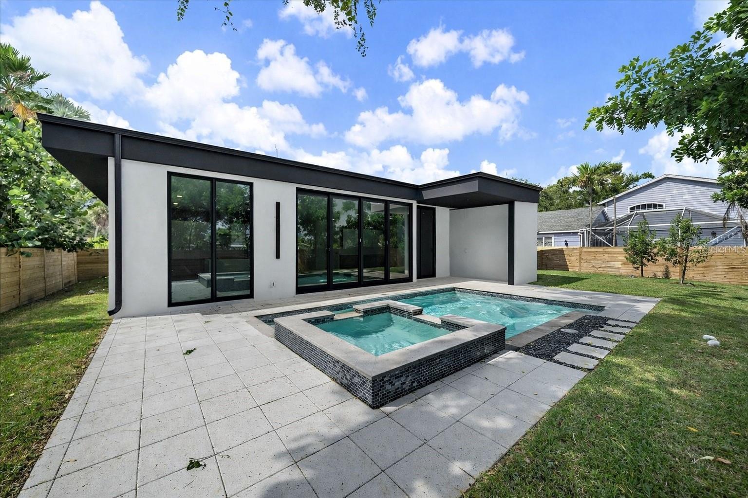 Image 3 of 19 For 2441 Webber Street