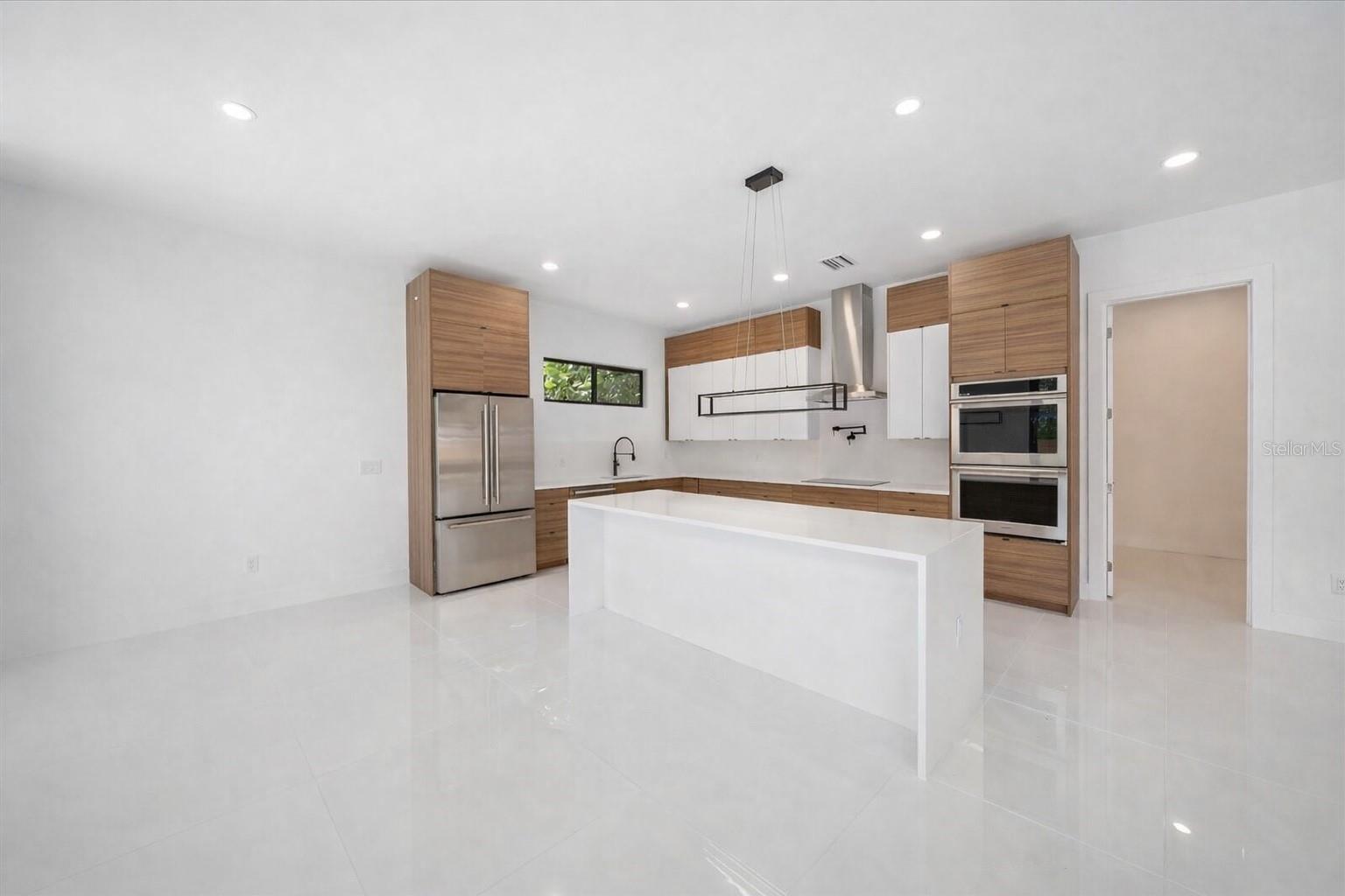 Image 4 of 19 For 2441 Webber Street