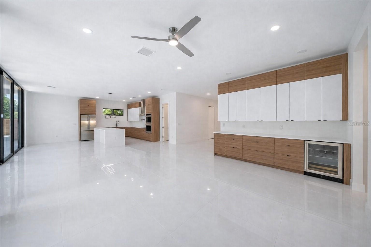 Image 6 of 19 For 2441 Webber Street