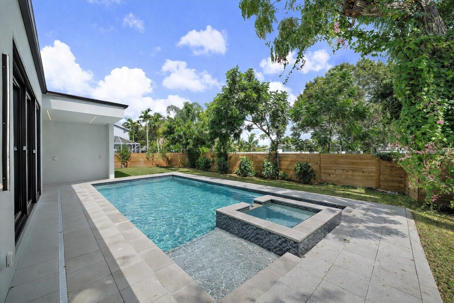 Image 7 of 19 For 2441 Webber Street