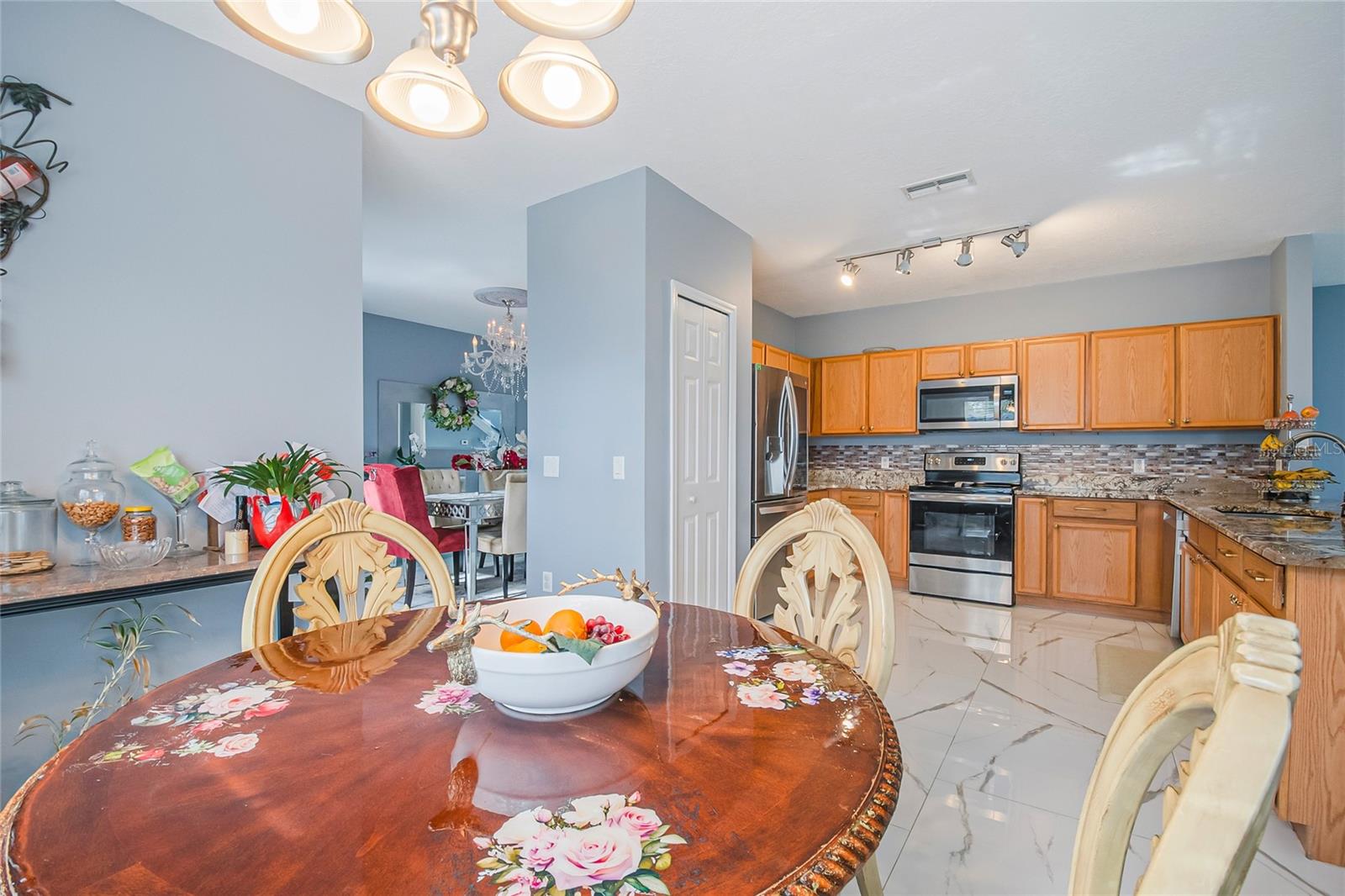 Image 27 of 78 For 554 Bristol Circle