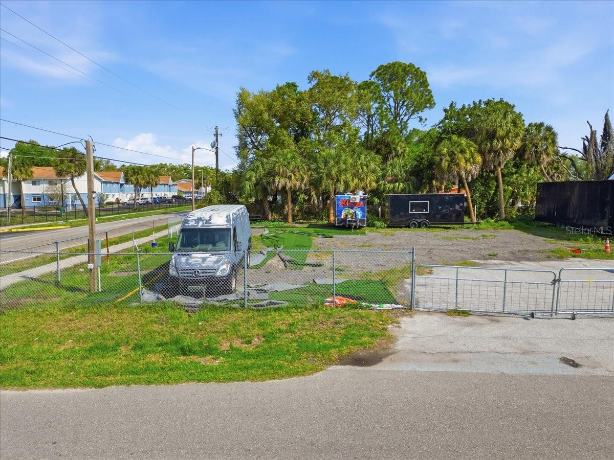 Image 4 of 13 For 7511 Winchester Drive