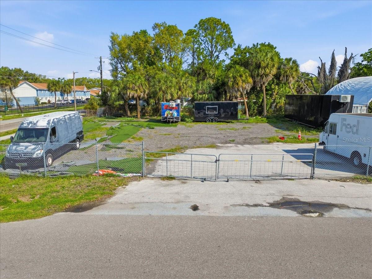 Image 5 of 13 For 7511 Winchester Drive