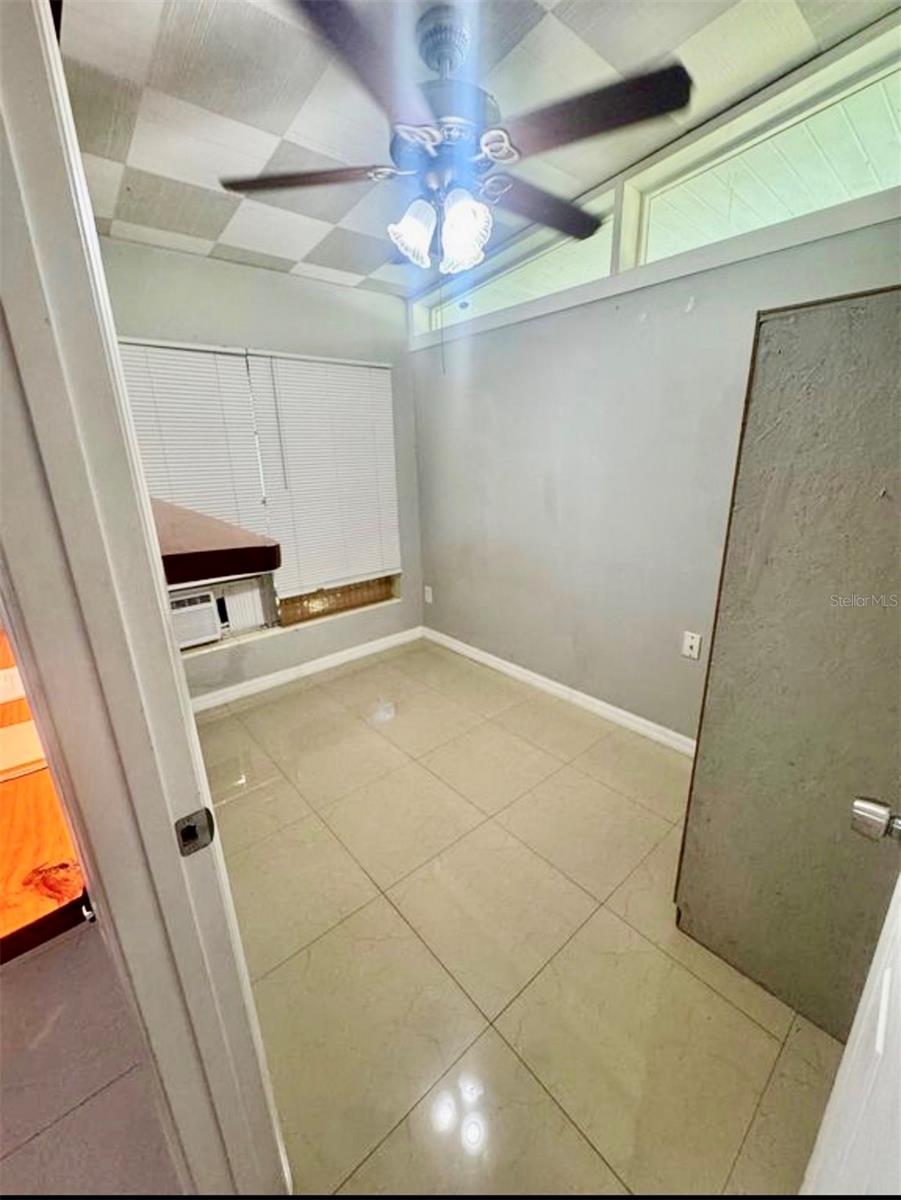 Image 2 of 13 For 947 Pinedale Avenue