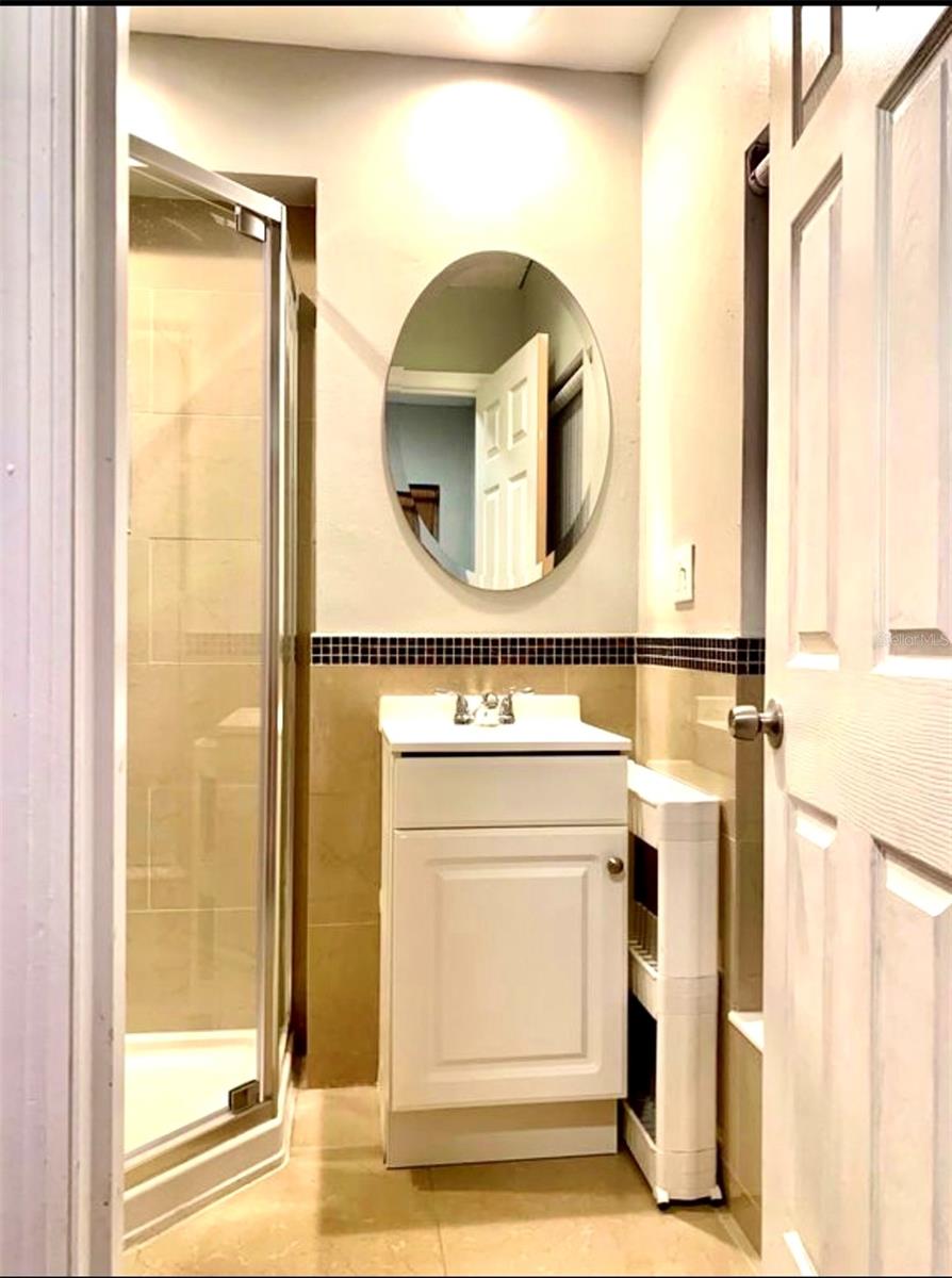 Image 3 of 13 For 947 Pinedale Avenue