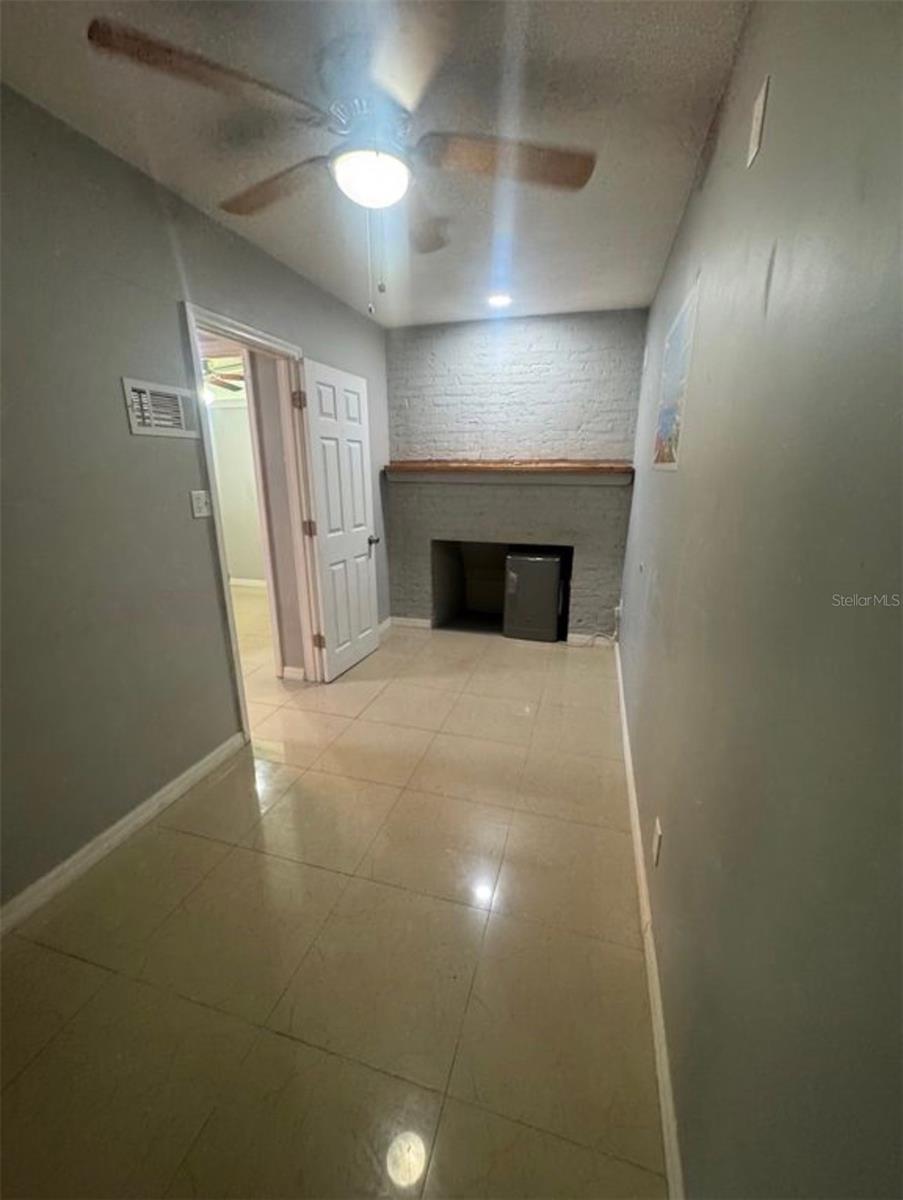 Image 5 of 13 For 947 Pinedale Avenue