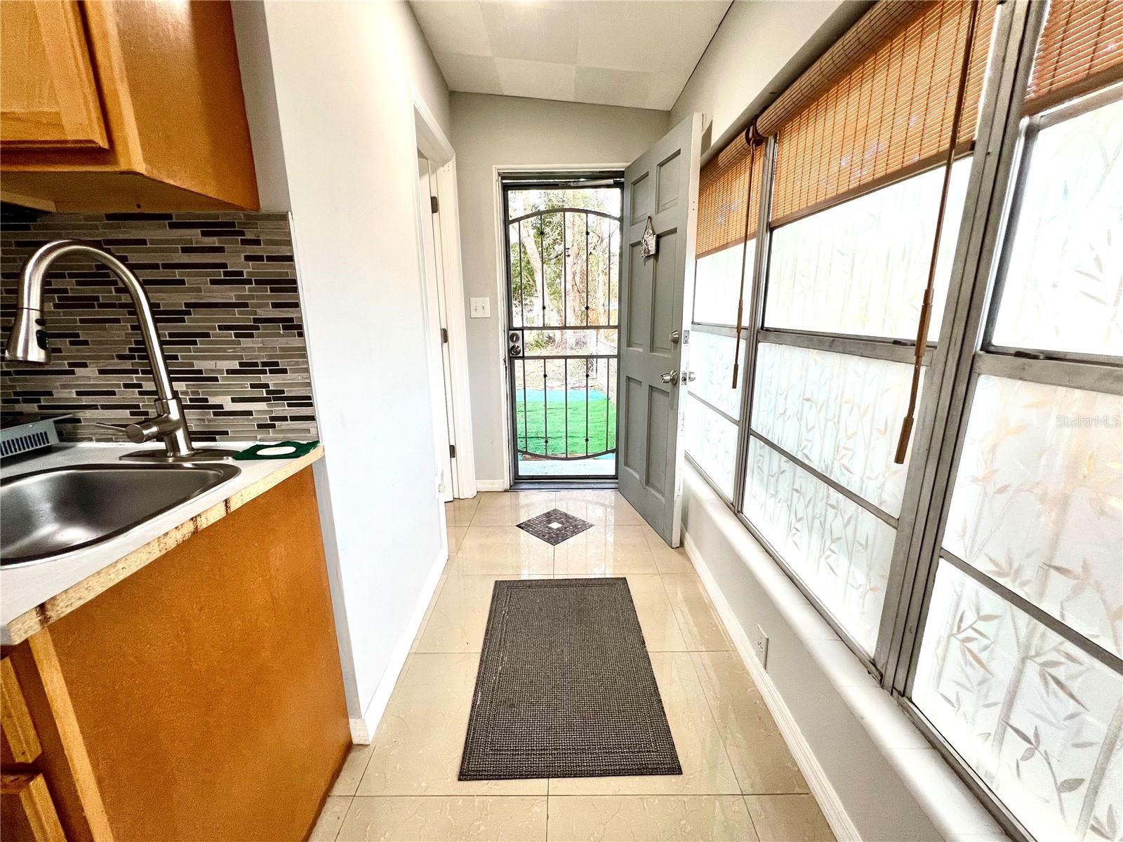 Image 6 of 13 For 947 Pinedale Avenue