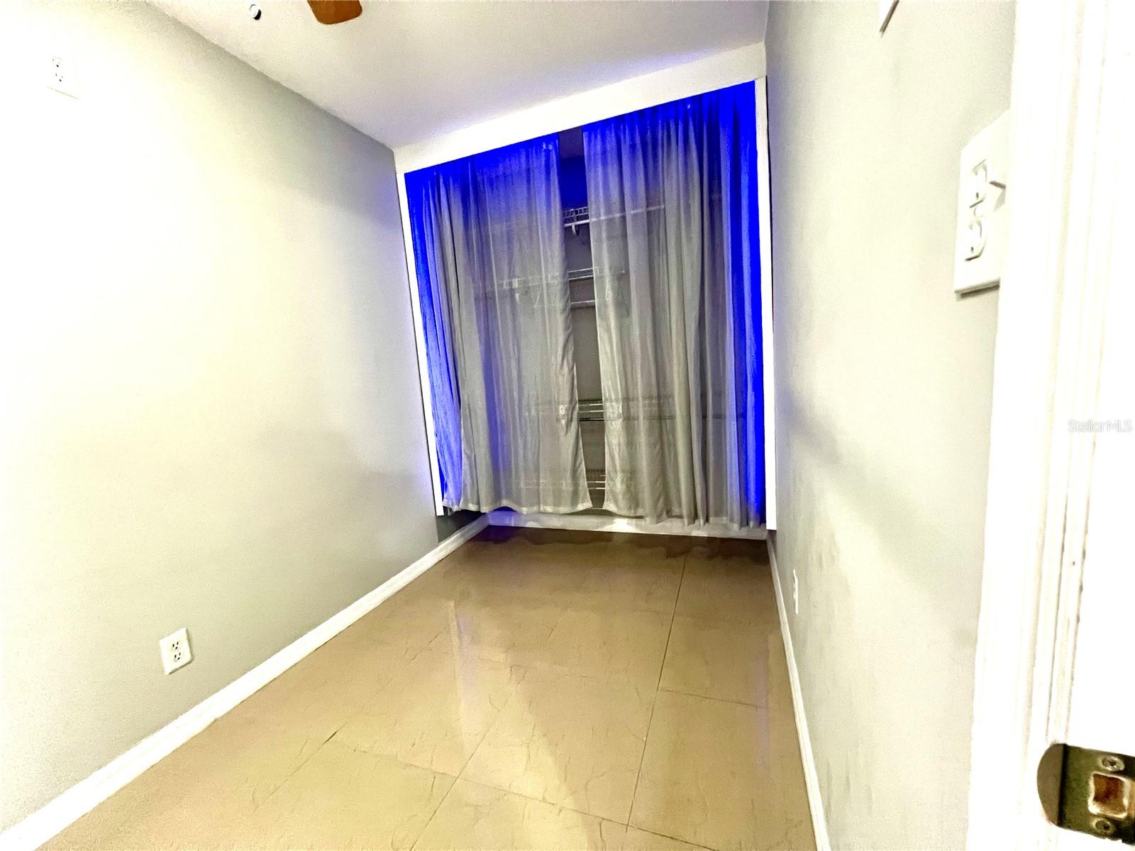 Image 7 of 13 For 947 Pinedale Avenue