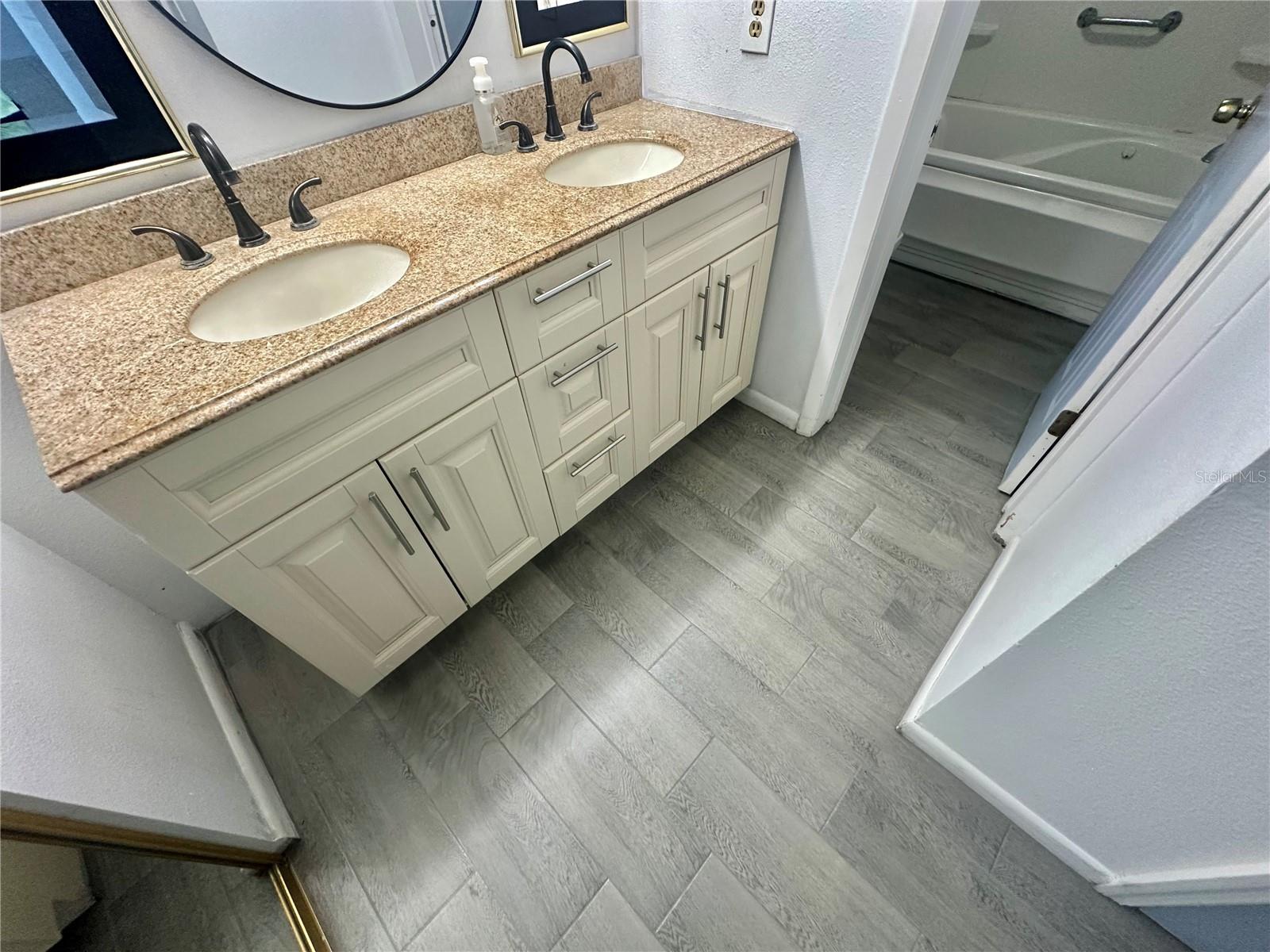 Image 15 of 71 For 6035 Sea Ranch Drive 204