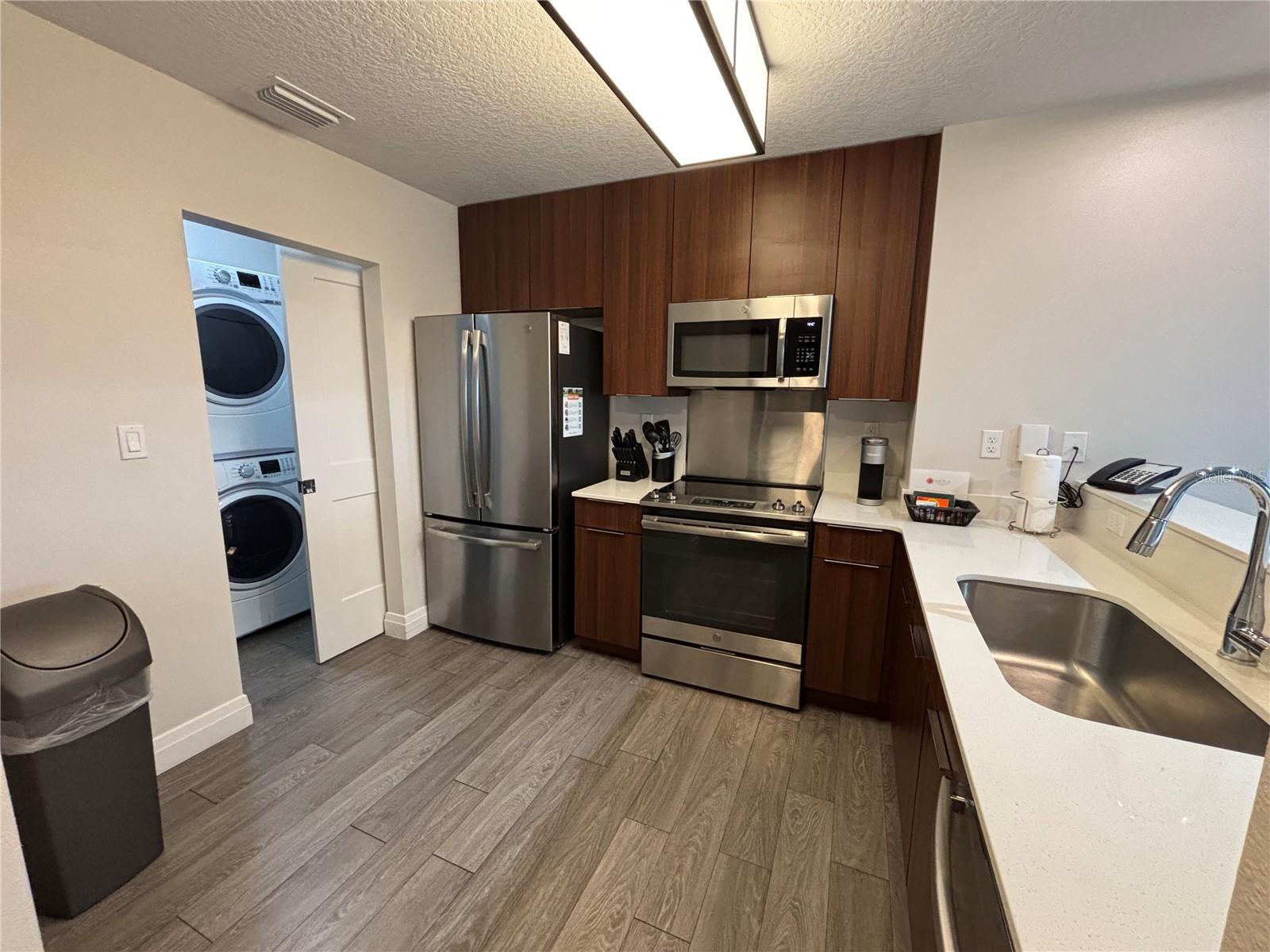 Image 3 of 40 For 14501 Grove Resort Avenue 2532