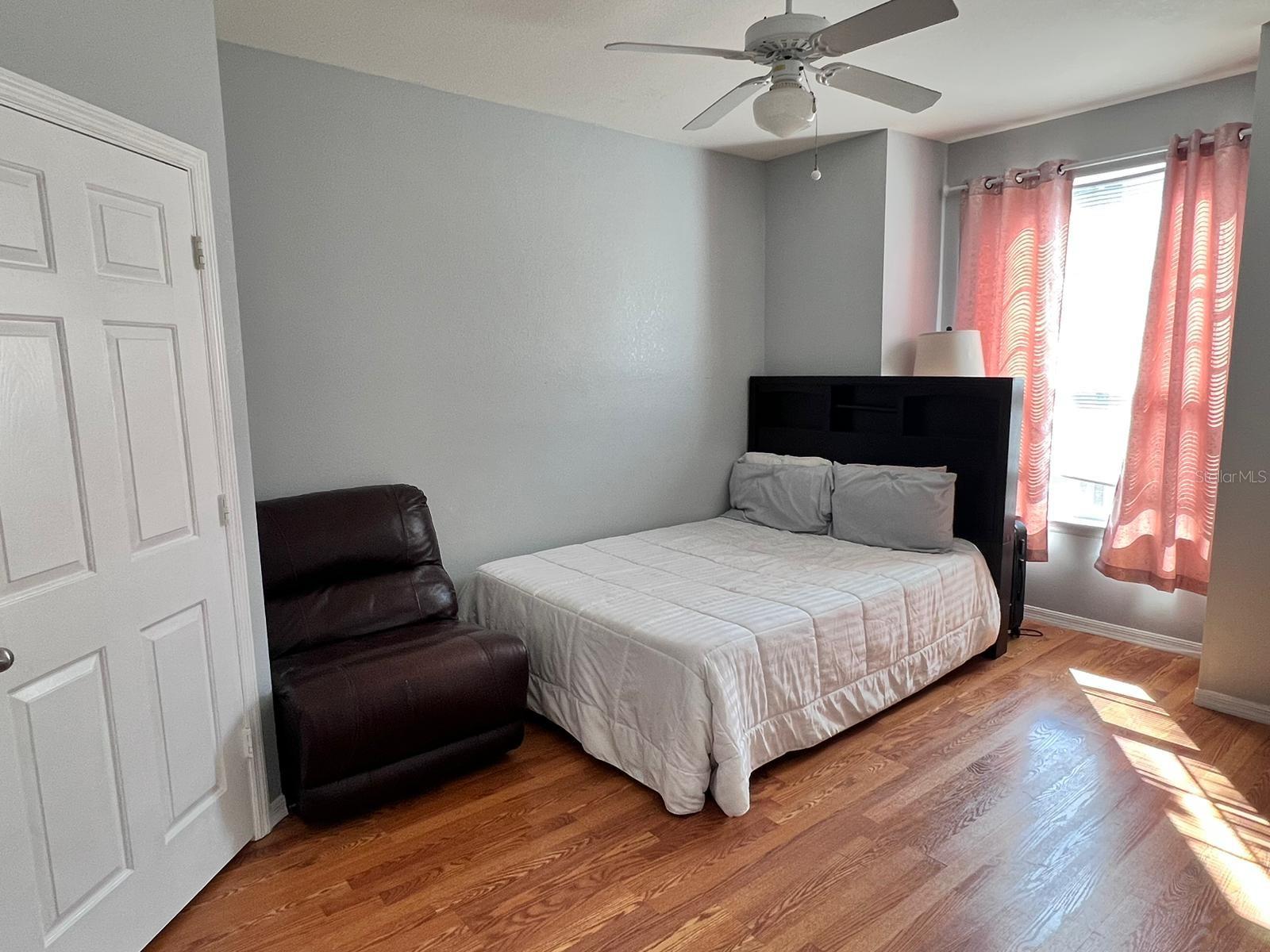 Image 14 of 20 For 2015 Erving Circle 207