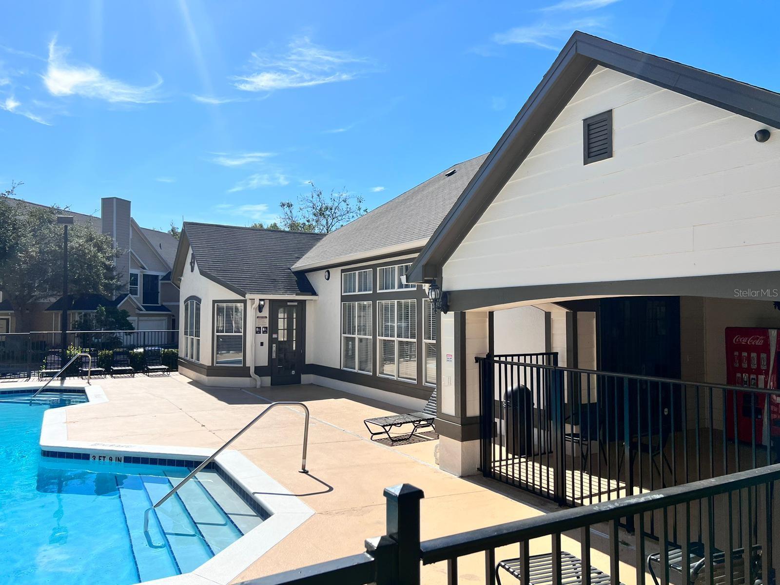 Image 18 of 20 For 2015 Erving Circle 207