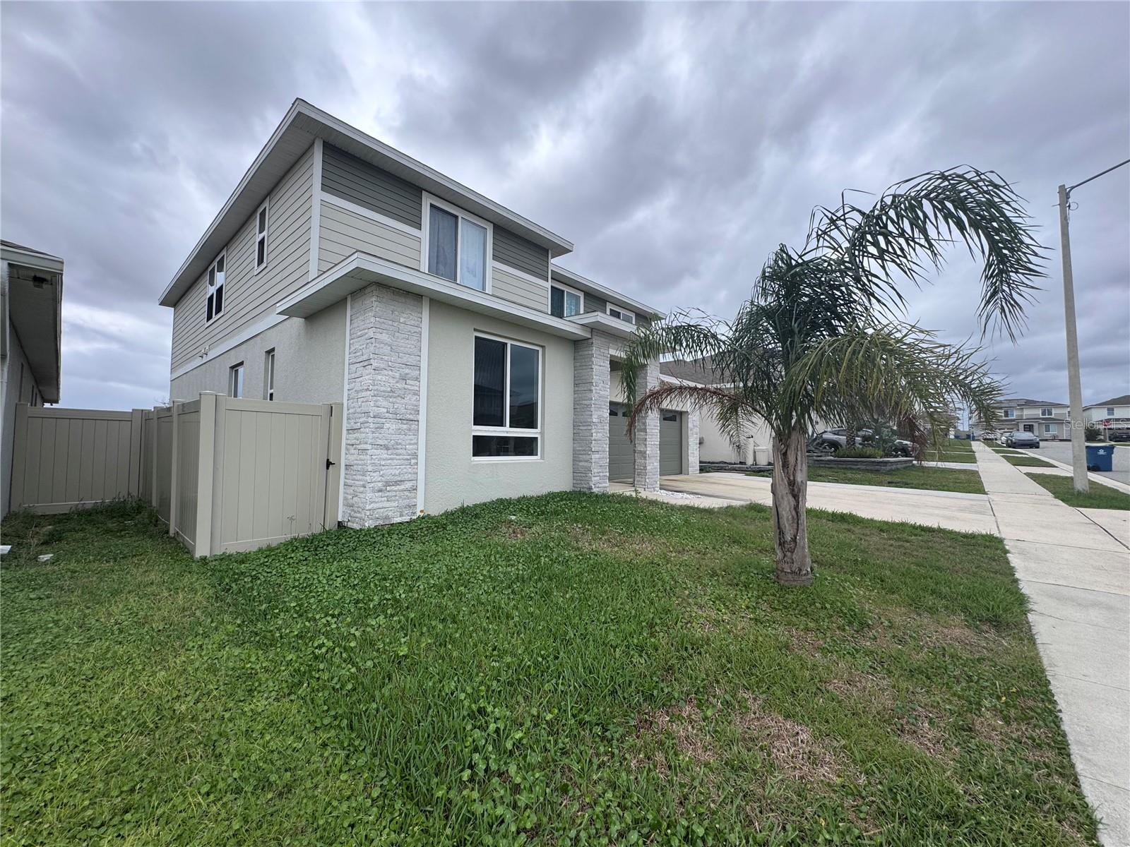 Image 2 of 5 For 2620 Magnolia Avenue