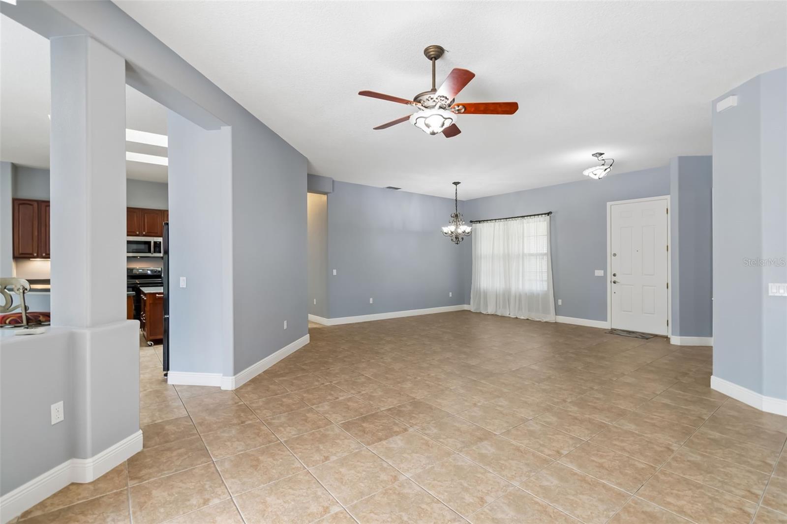 Image 11 of 70 For 112 Sevilla Court