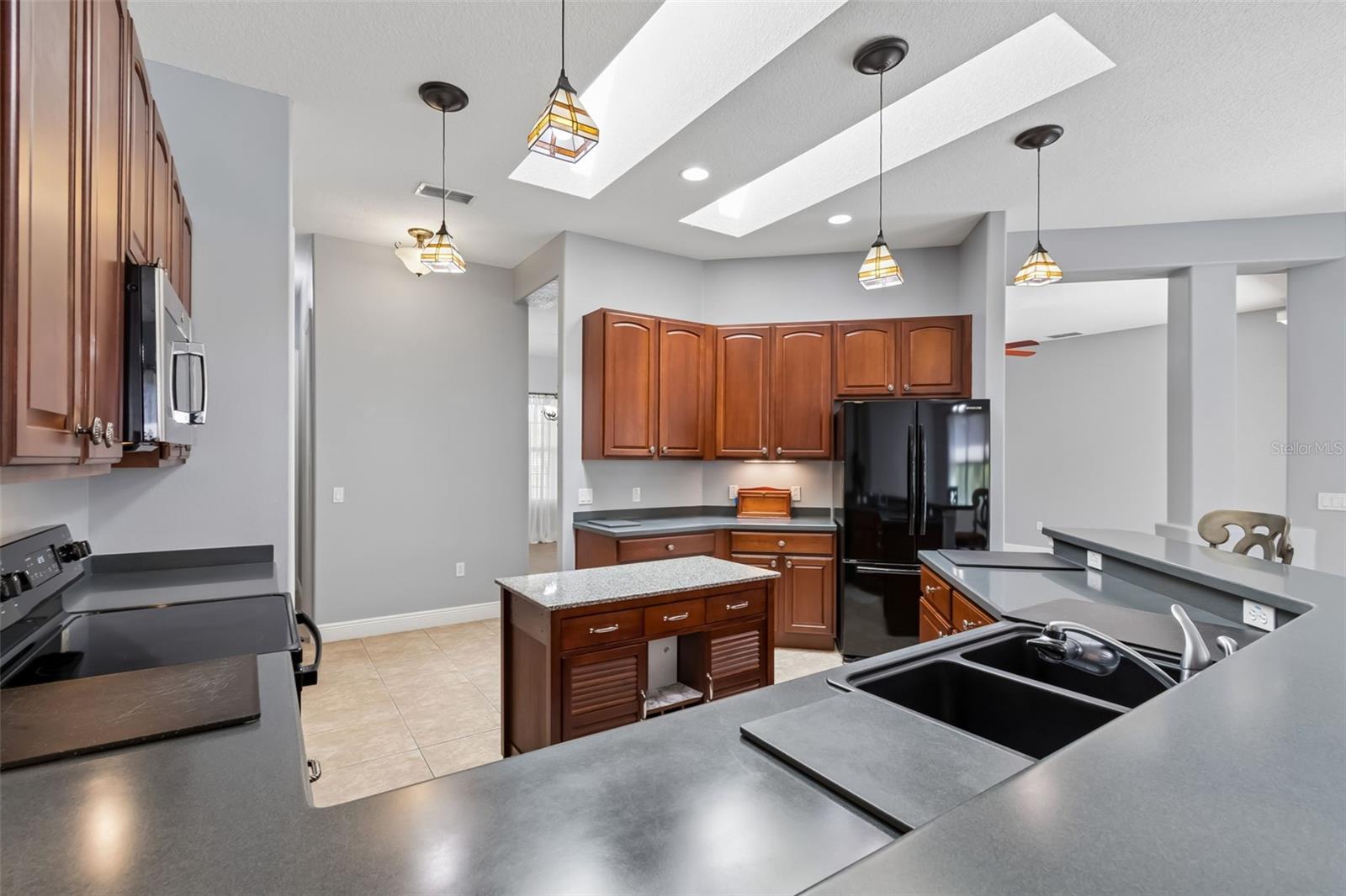 Image 20 of 70 For 112 Sevilla Court