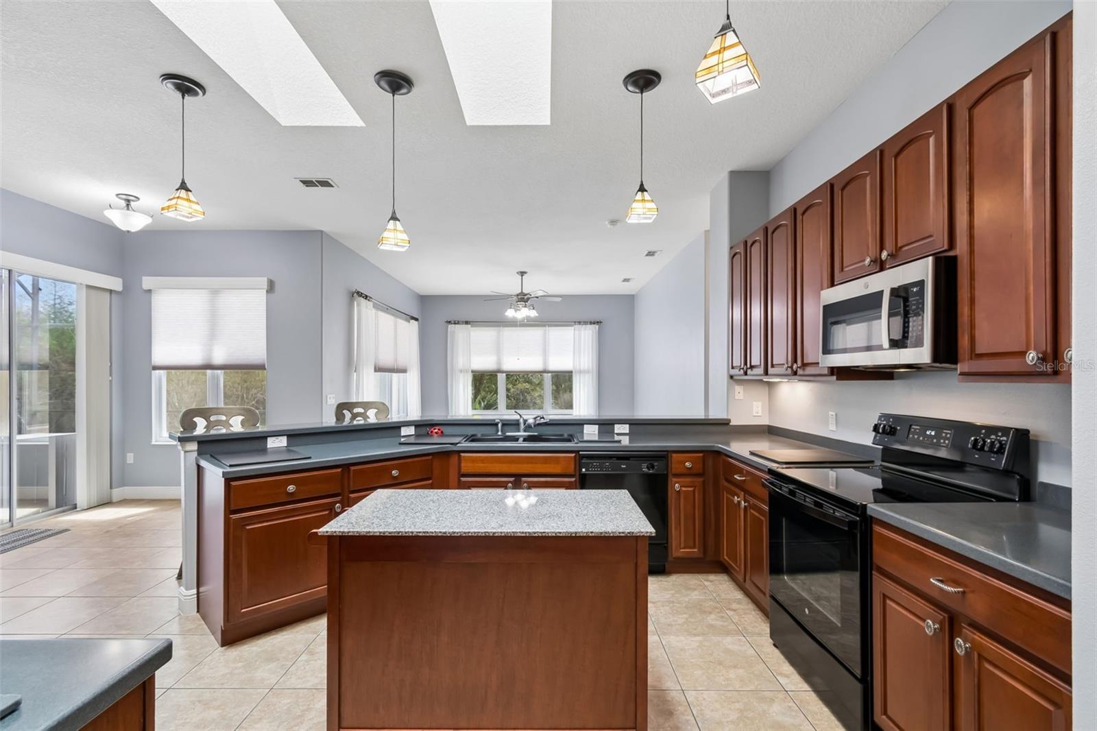 Image 21 of 70 For 112 Sevilla Court