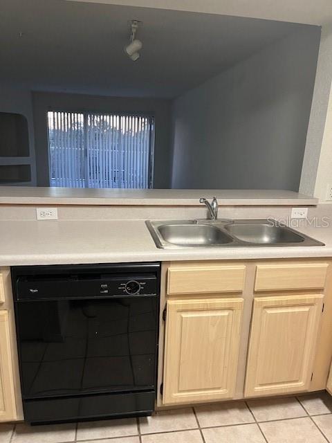 Image 8 of 28 For 13941 Fairway Island Drive 736