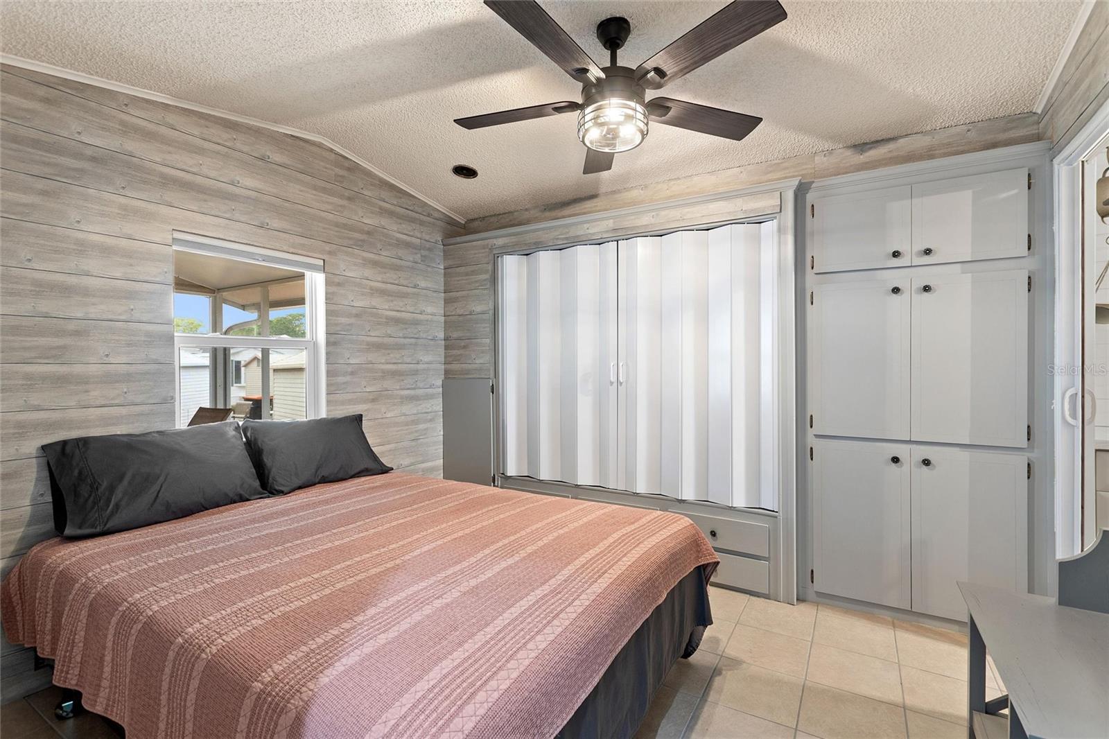 Image 18 of 47 For 160 Eagle Ct