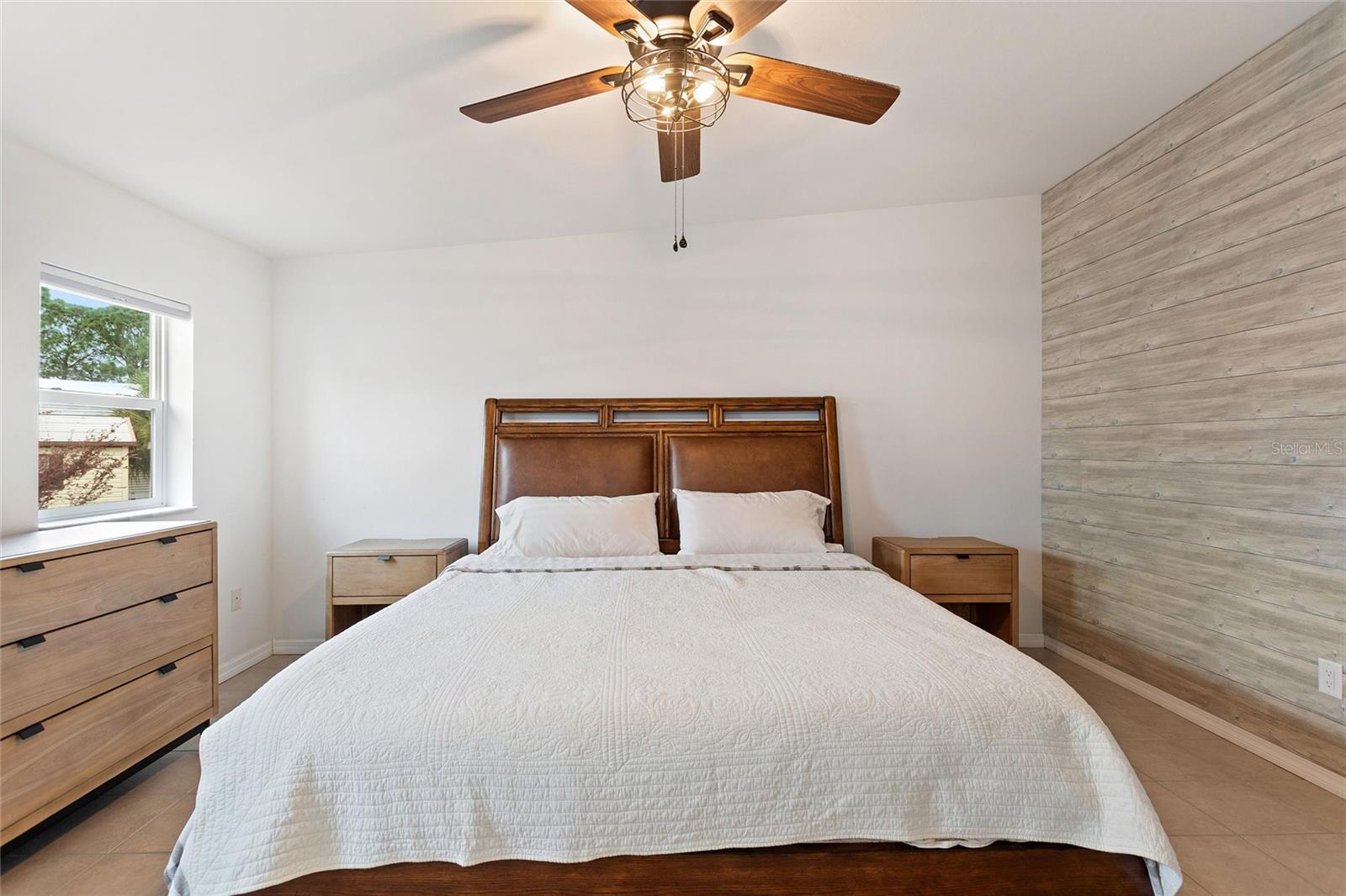 Image 19 of 47 For 160 Eagle Ct