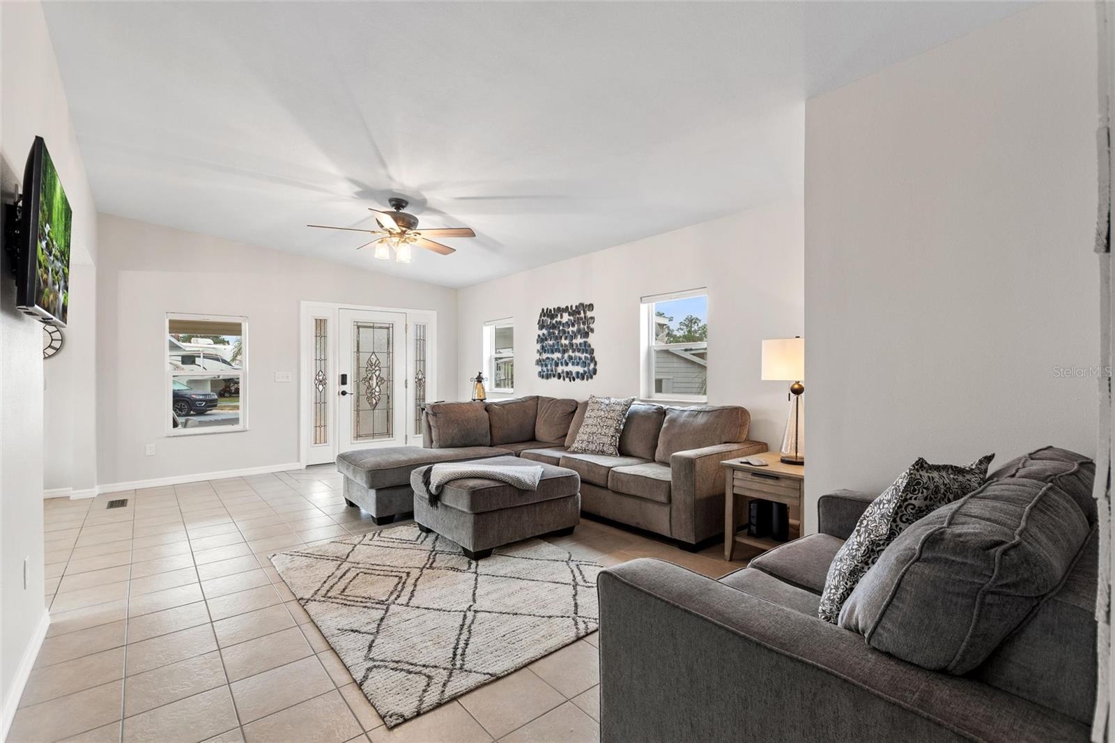 Image 2 of 47 For 160 Eagle Ct